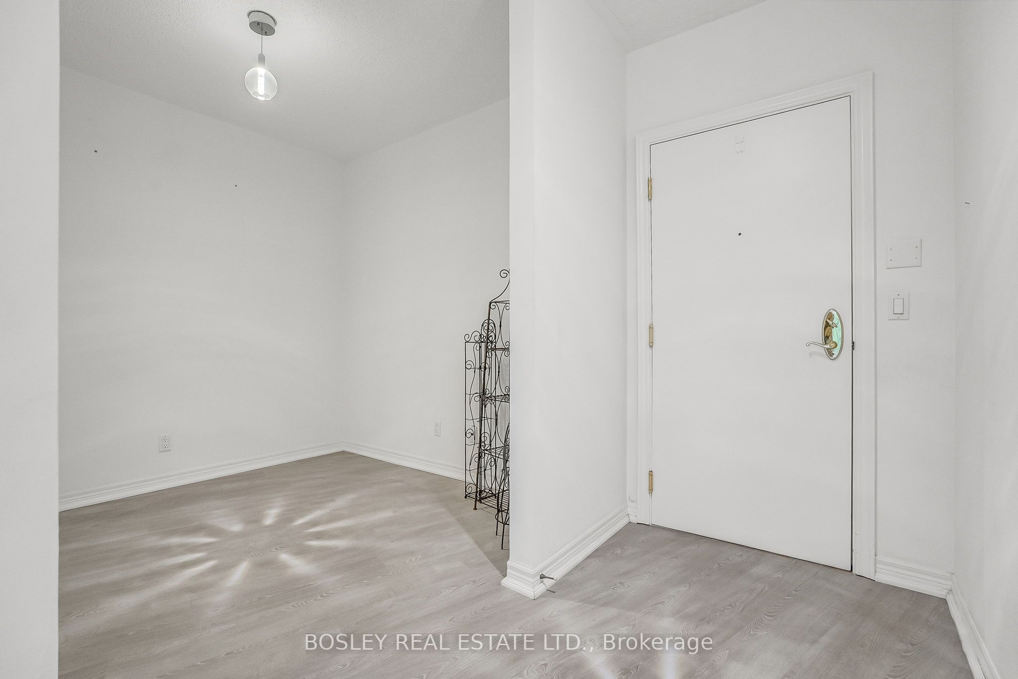 MLS #W12404832 image #8