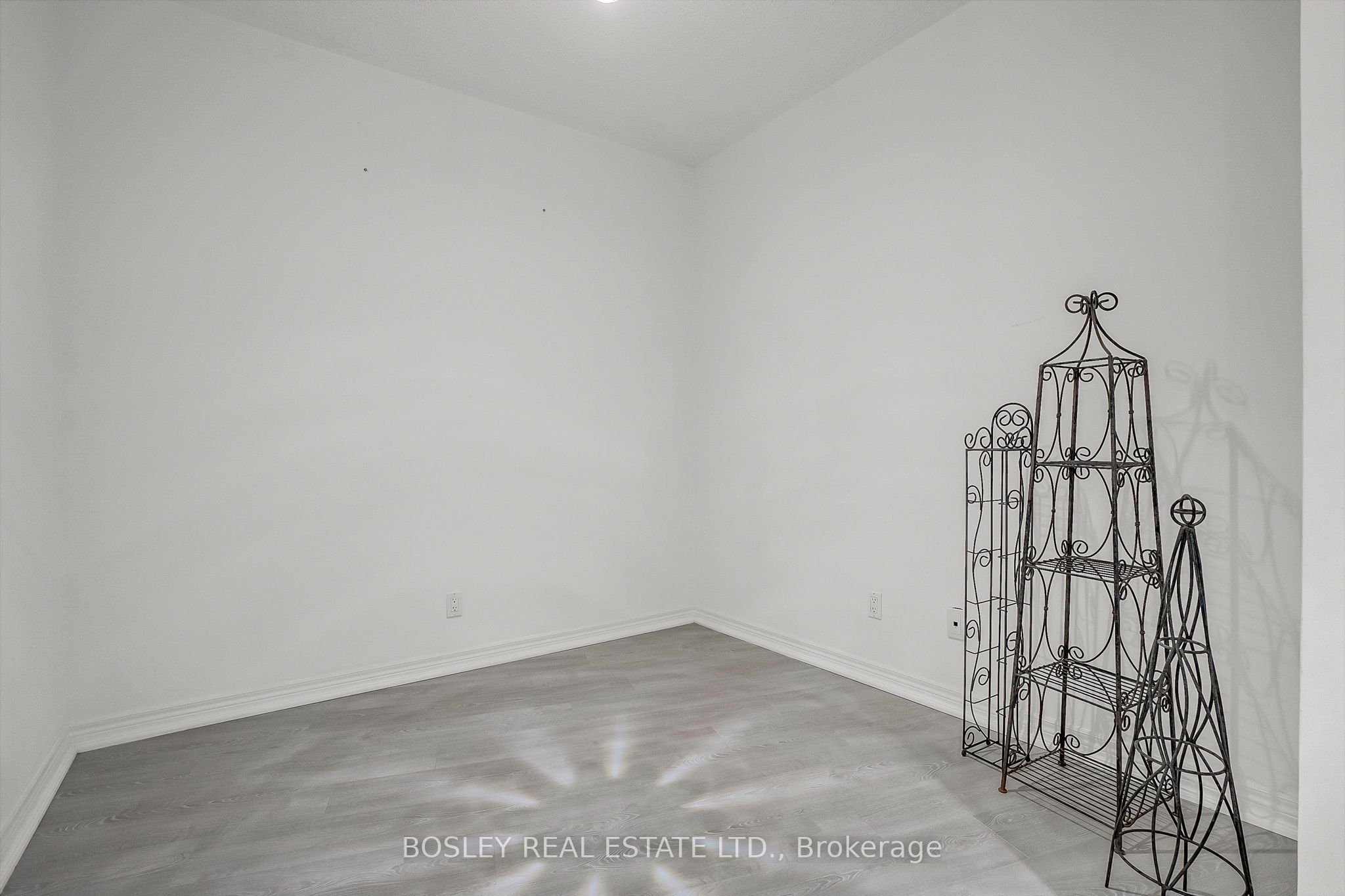 MLS #W12404832 image #9