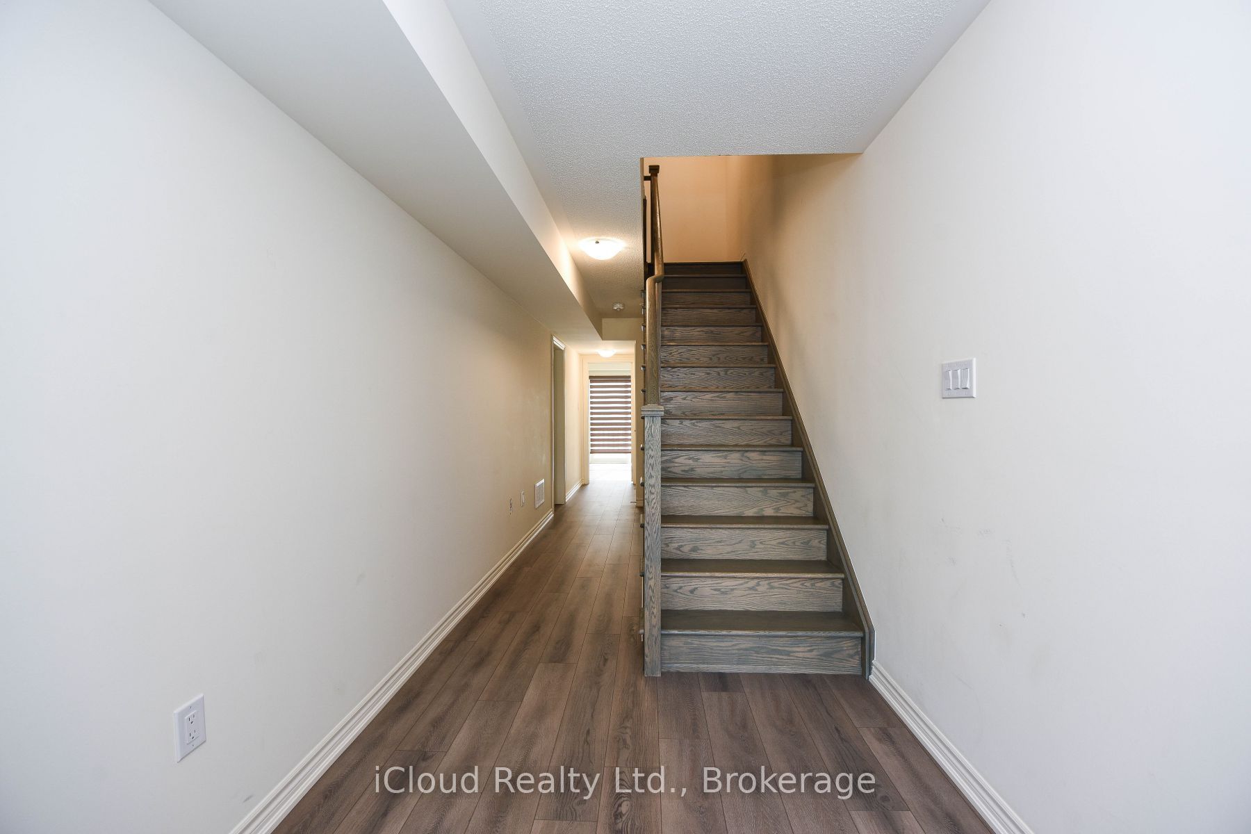 MLS #W12405087 image #2