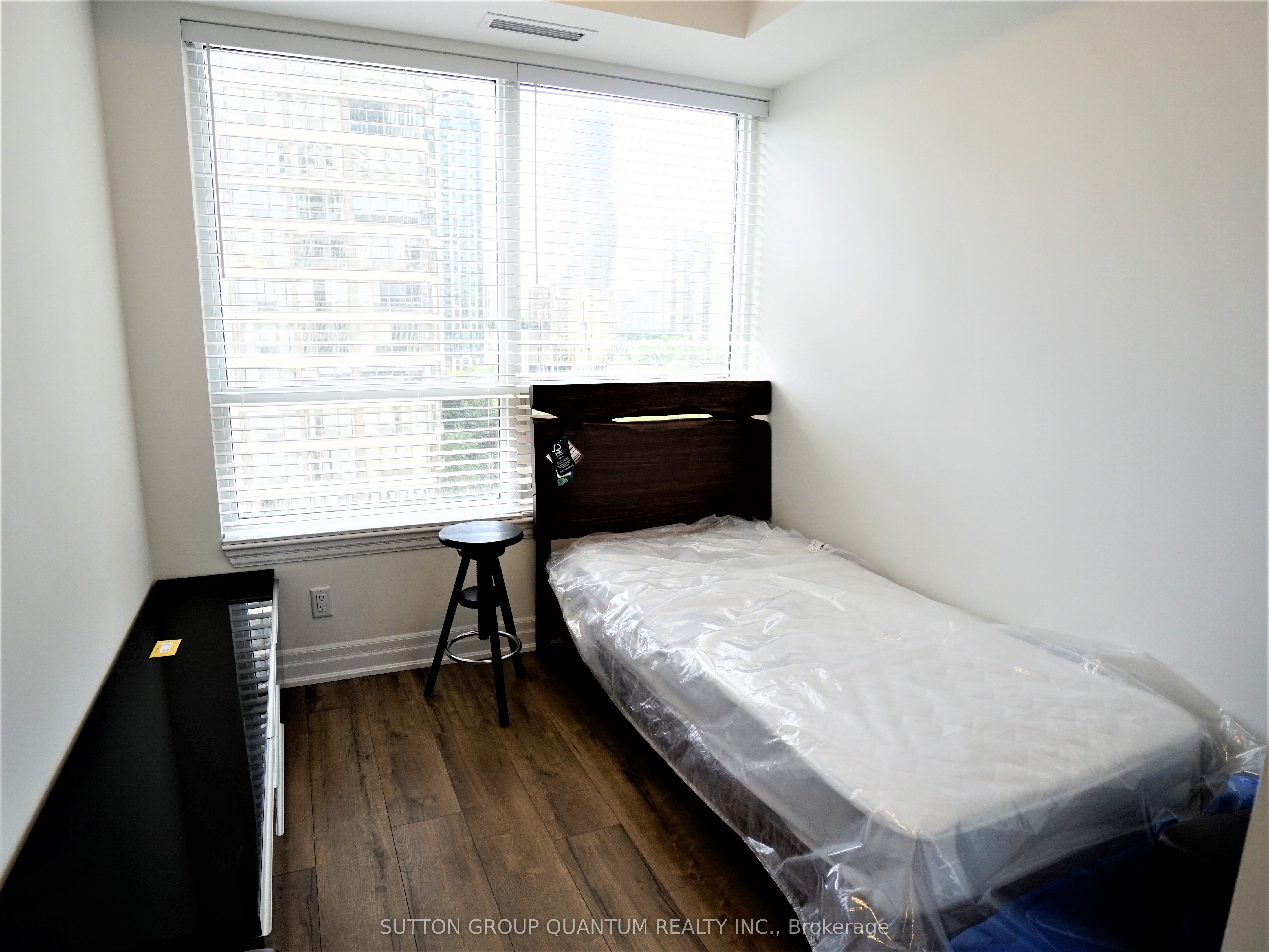 MLS #W12405525 image #5