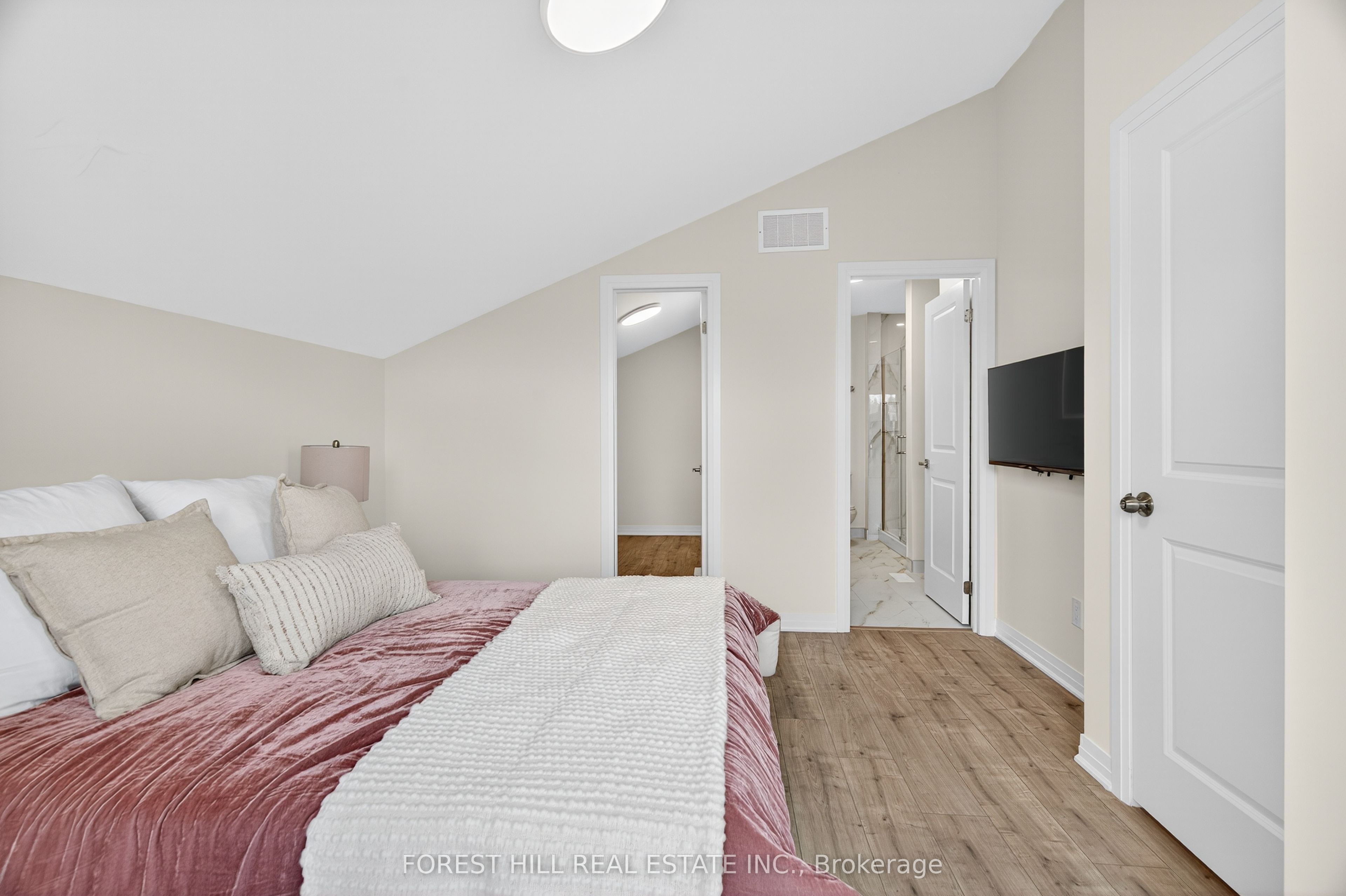 MLS #W12406430 image #24