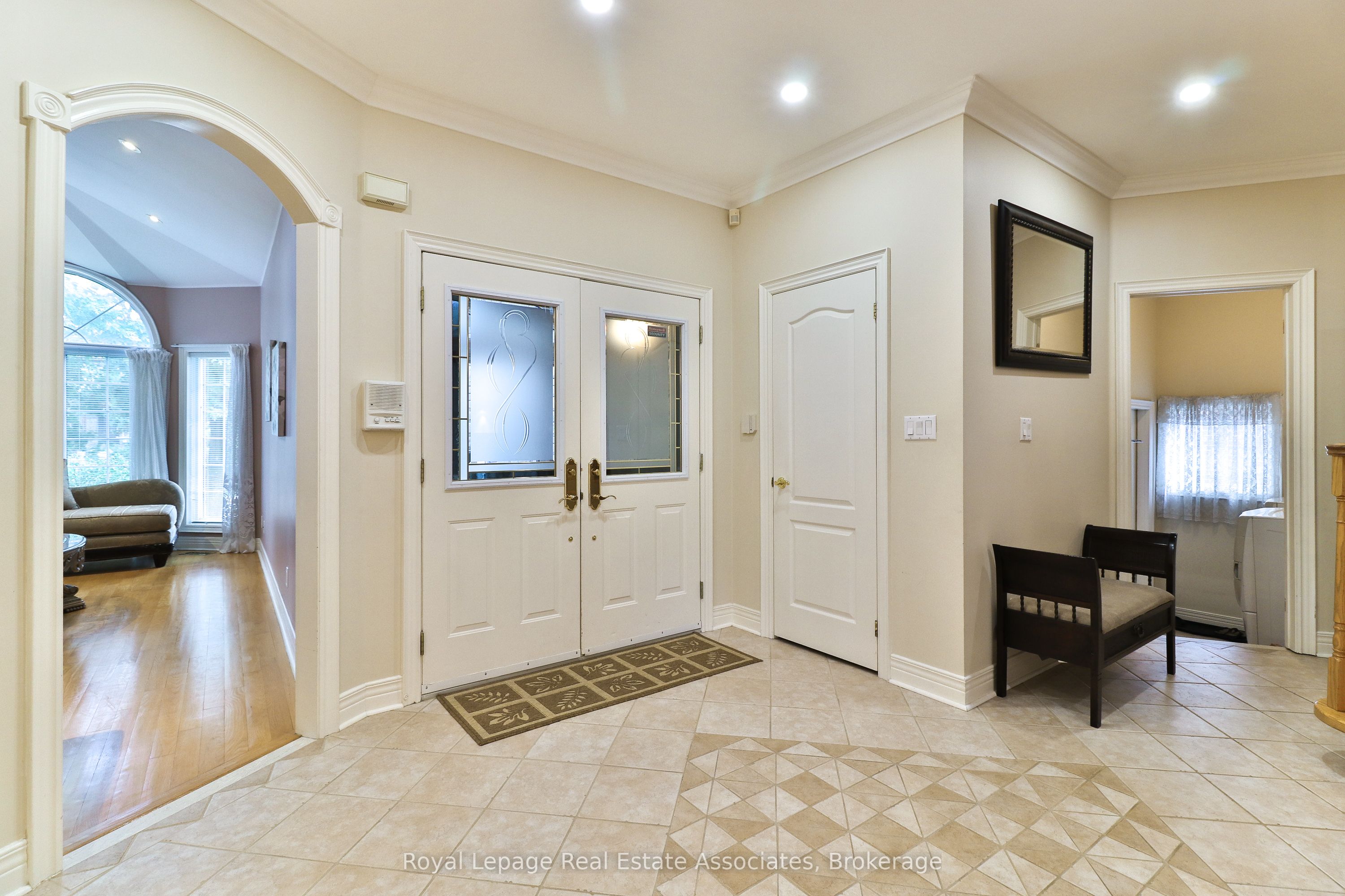 MLS #W12406537 image #1