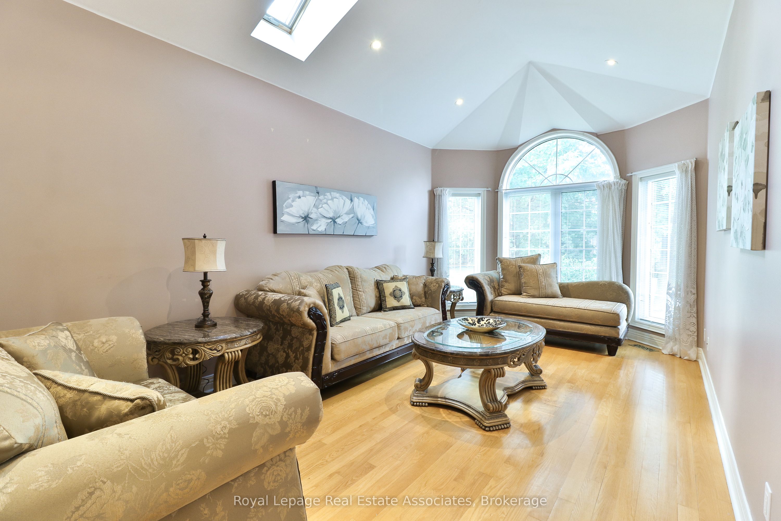 MLS #W12406537 image #2