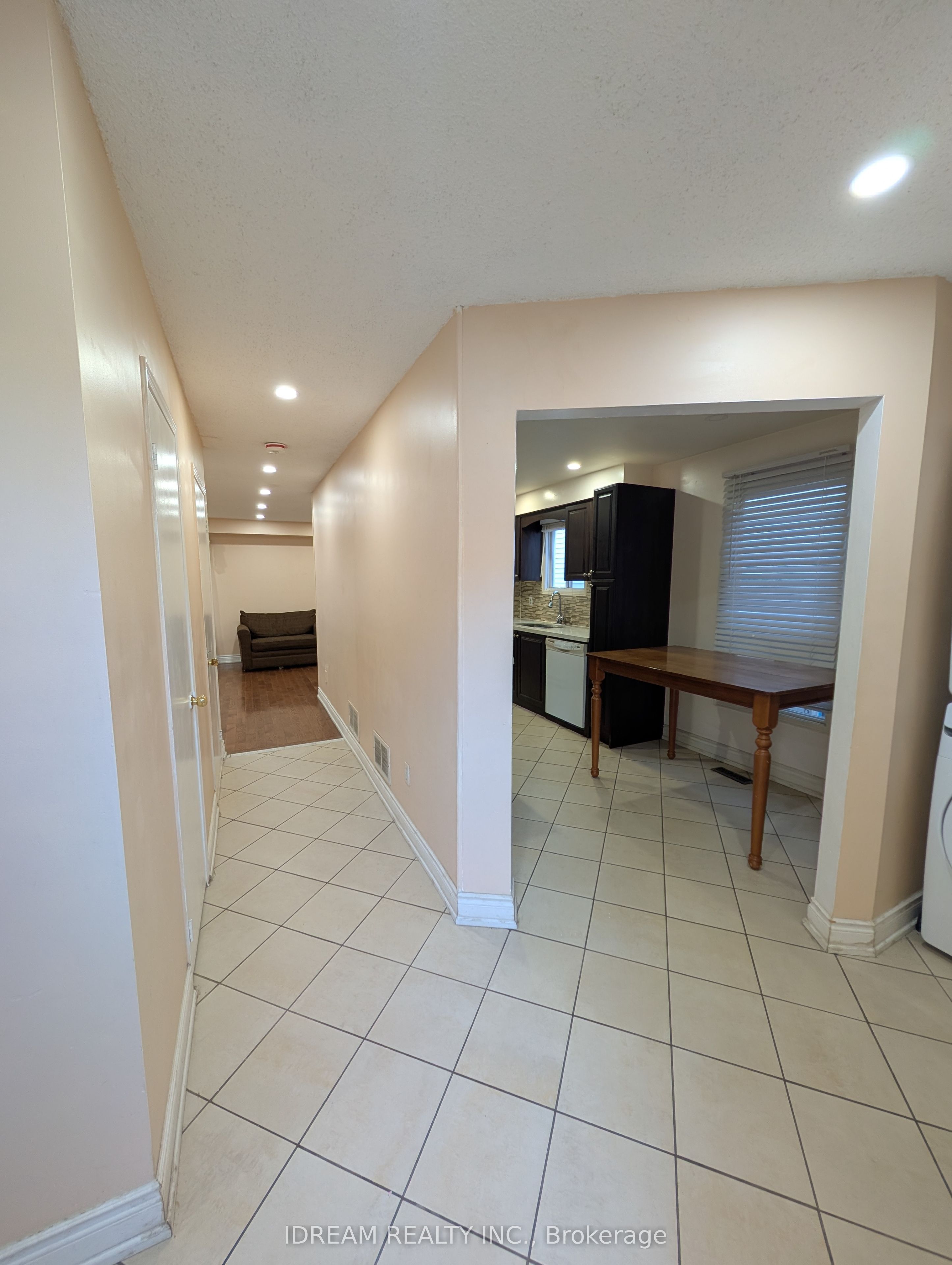 MLS #W12406887 image #4