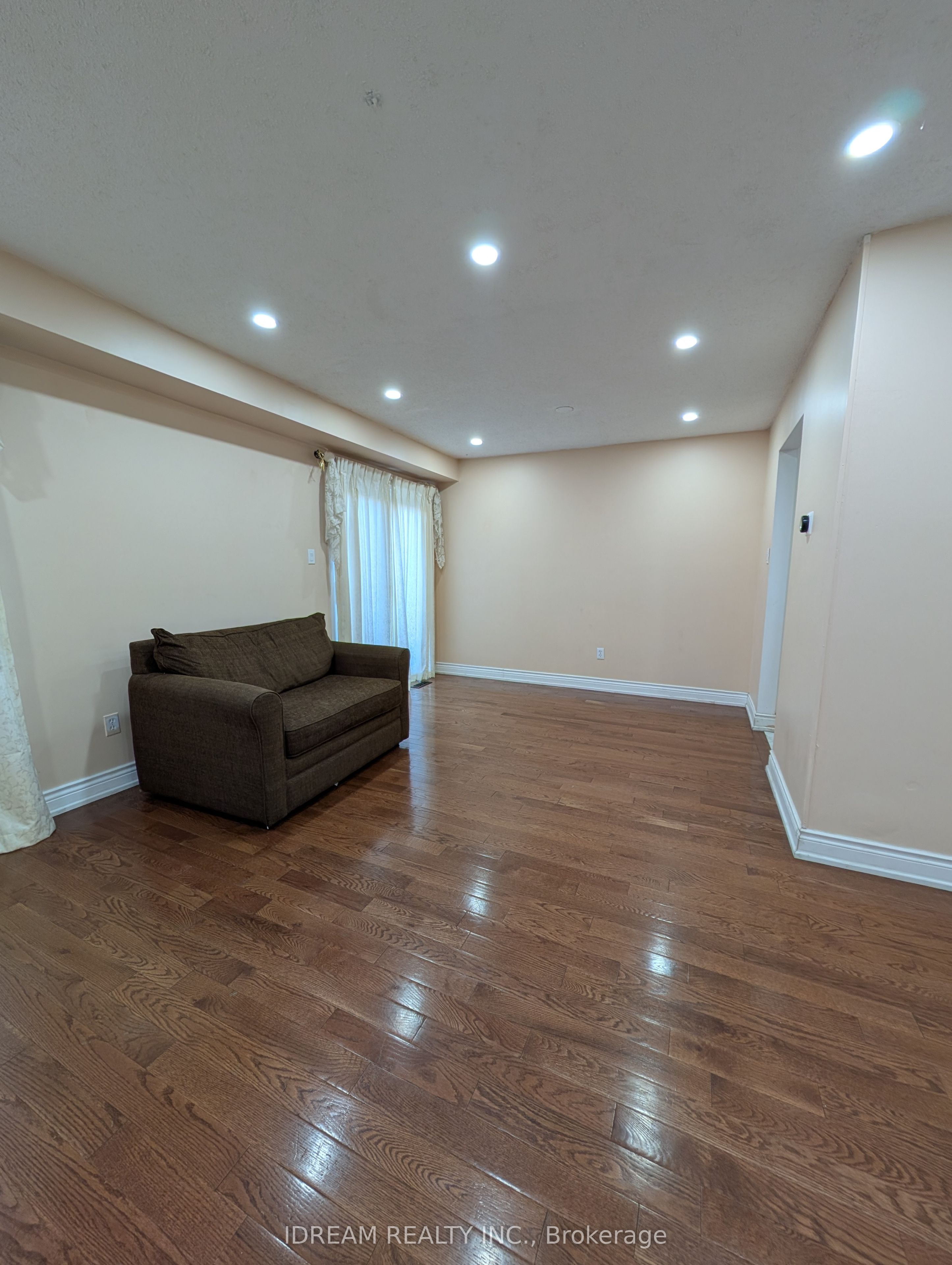 MLS #W12406887 image #7