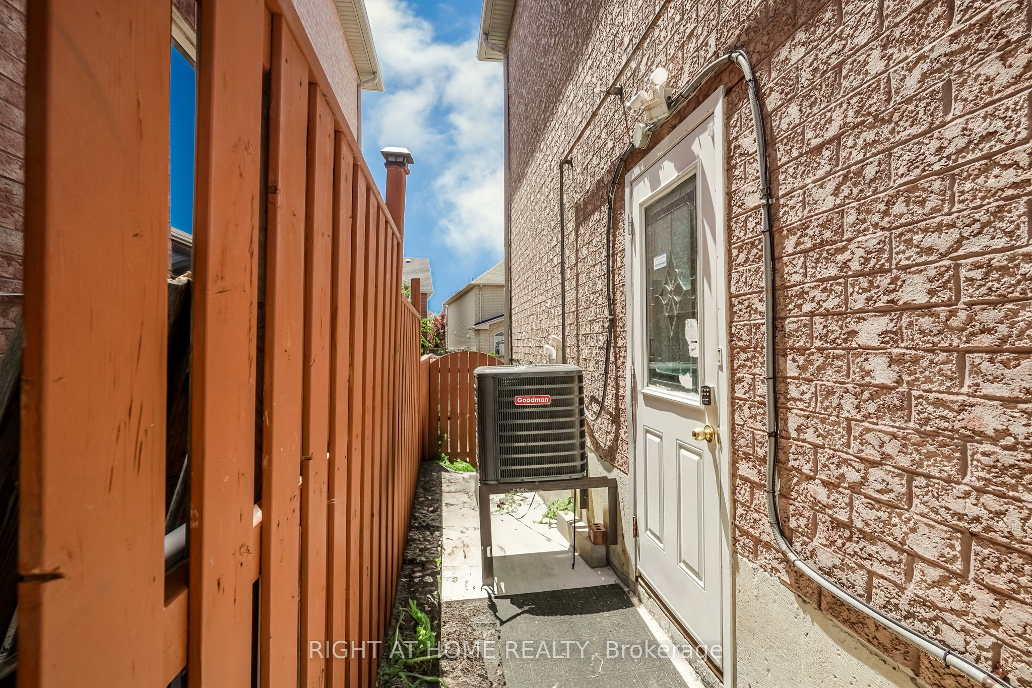 MLS #W12407089 image #2