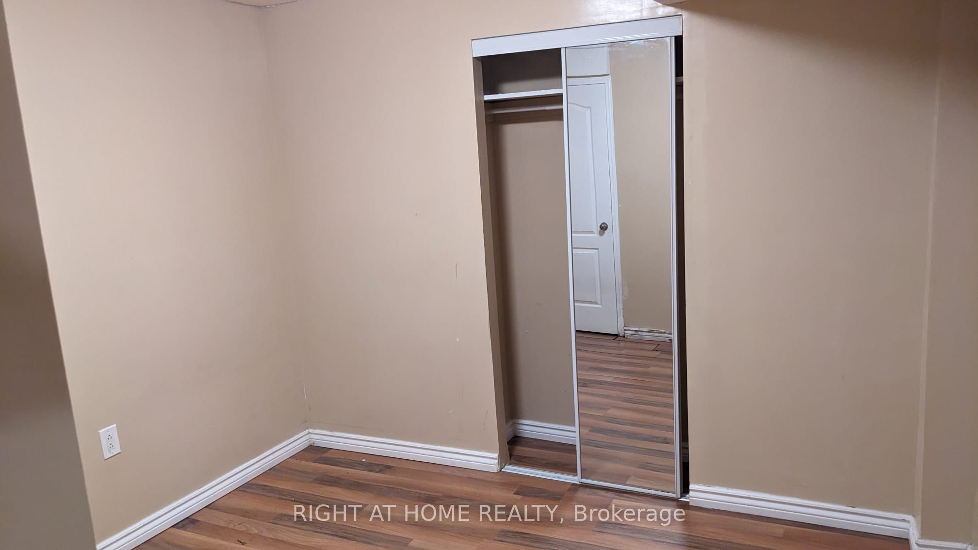 MLS #W12407089 image #7