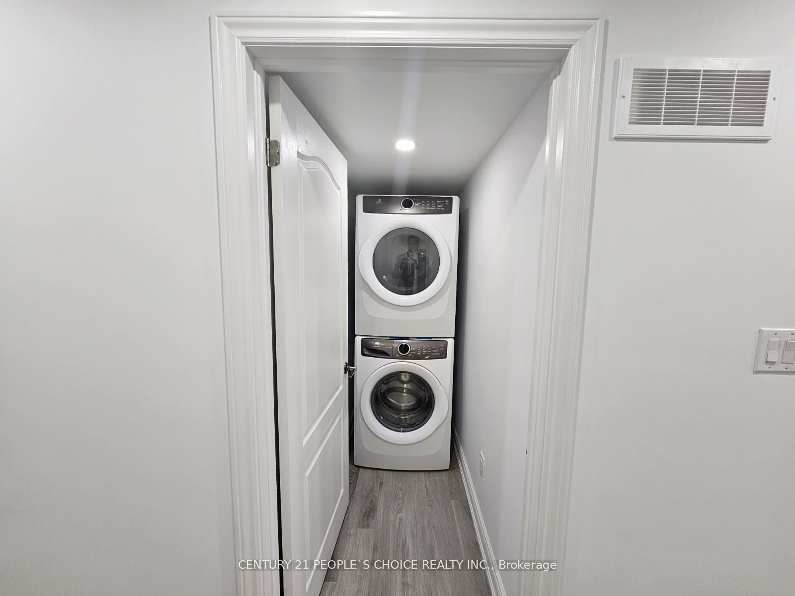 MLS #W12407289 image #12