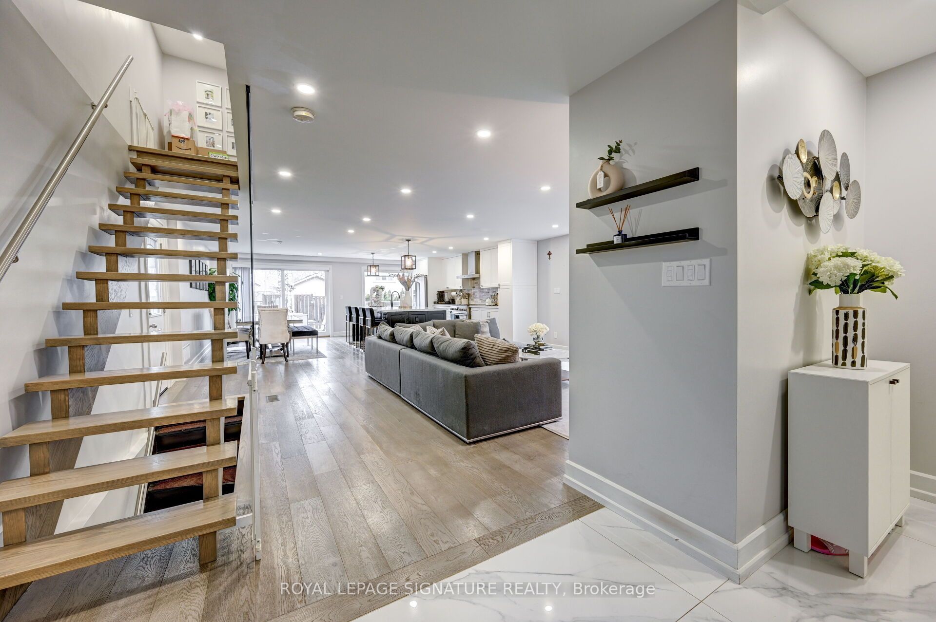 MLS #W12407301 image #4