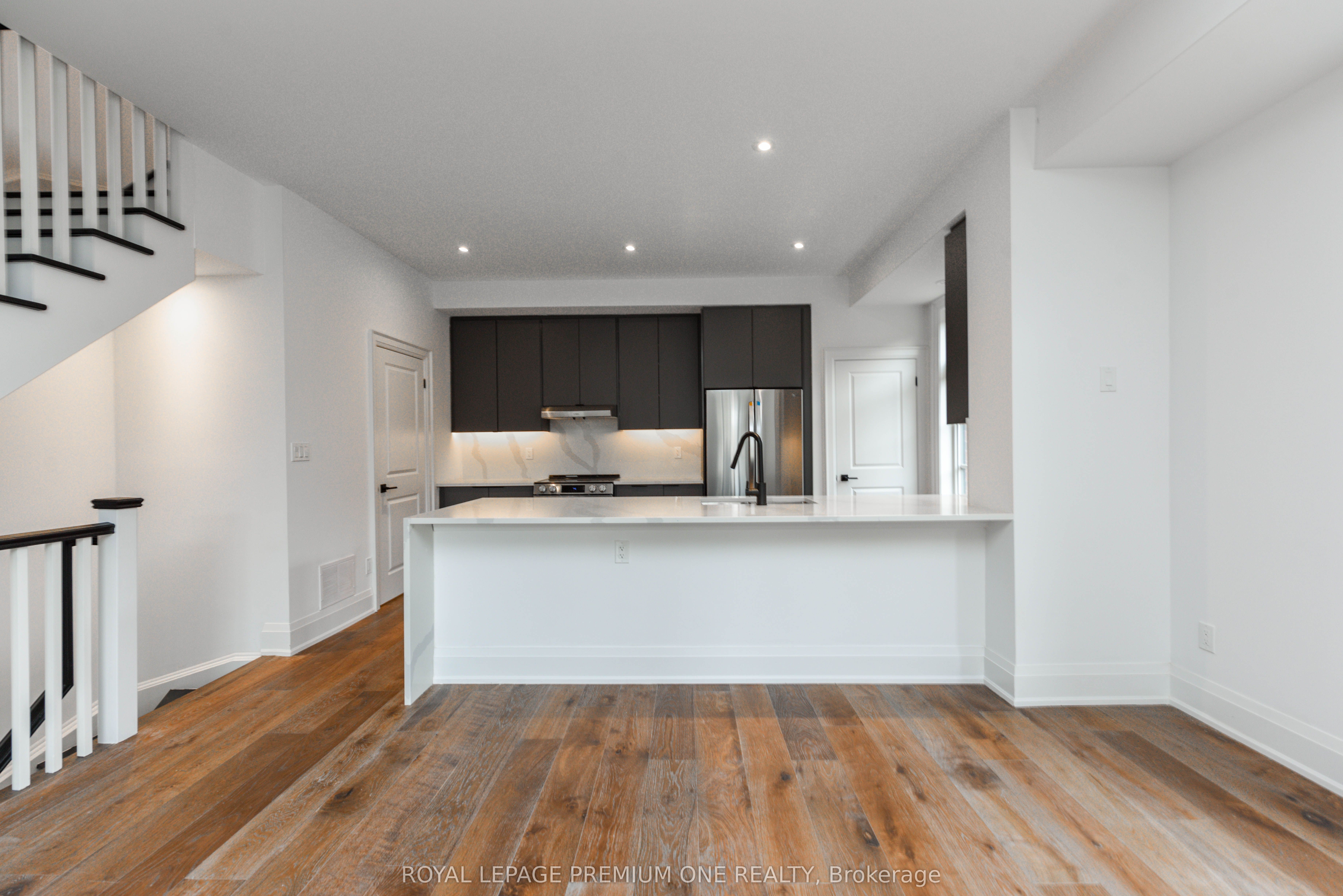 MLS #W12407448 image #8