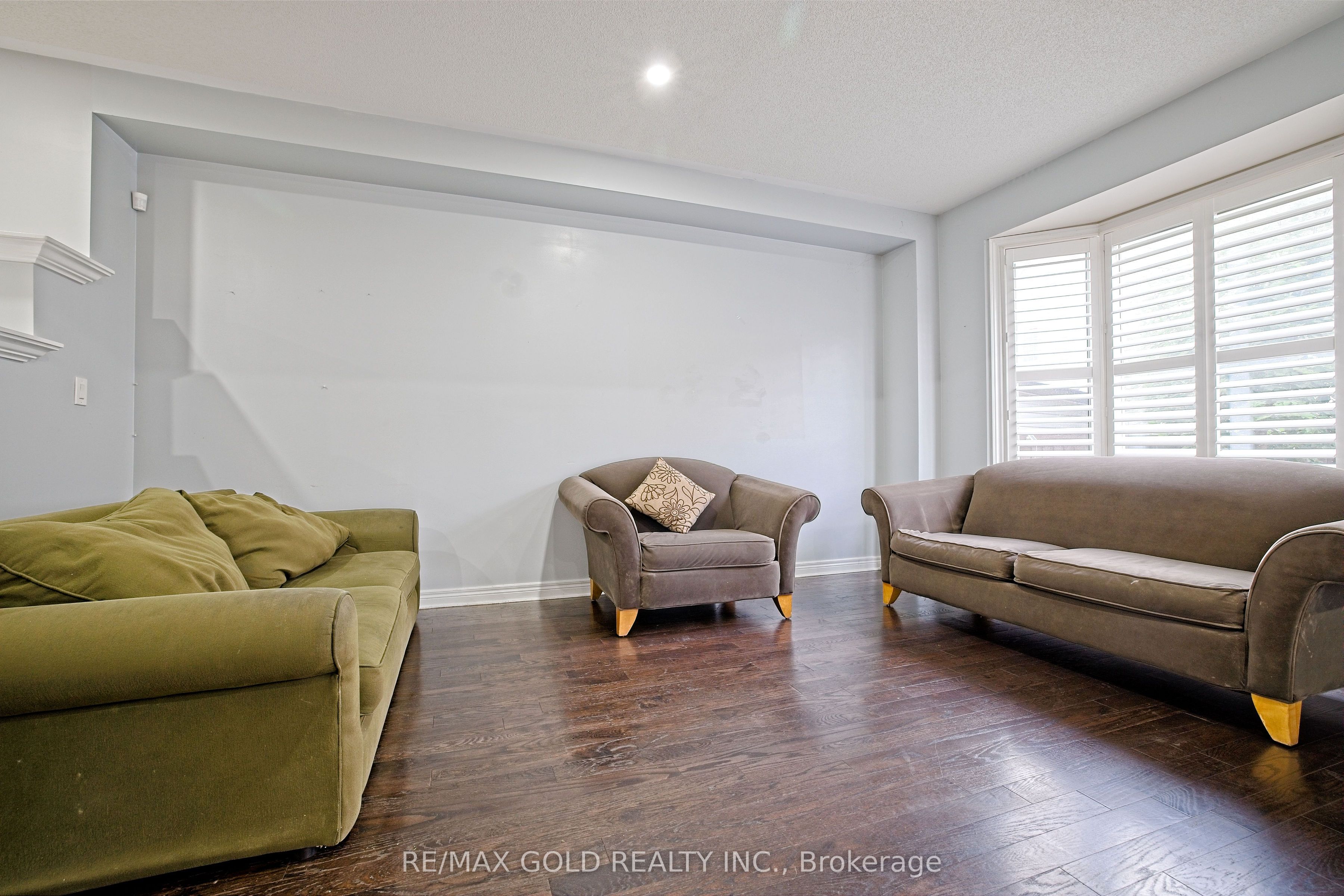 MLS #W12407455 image #10