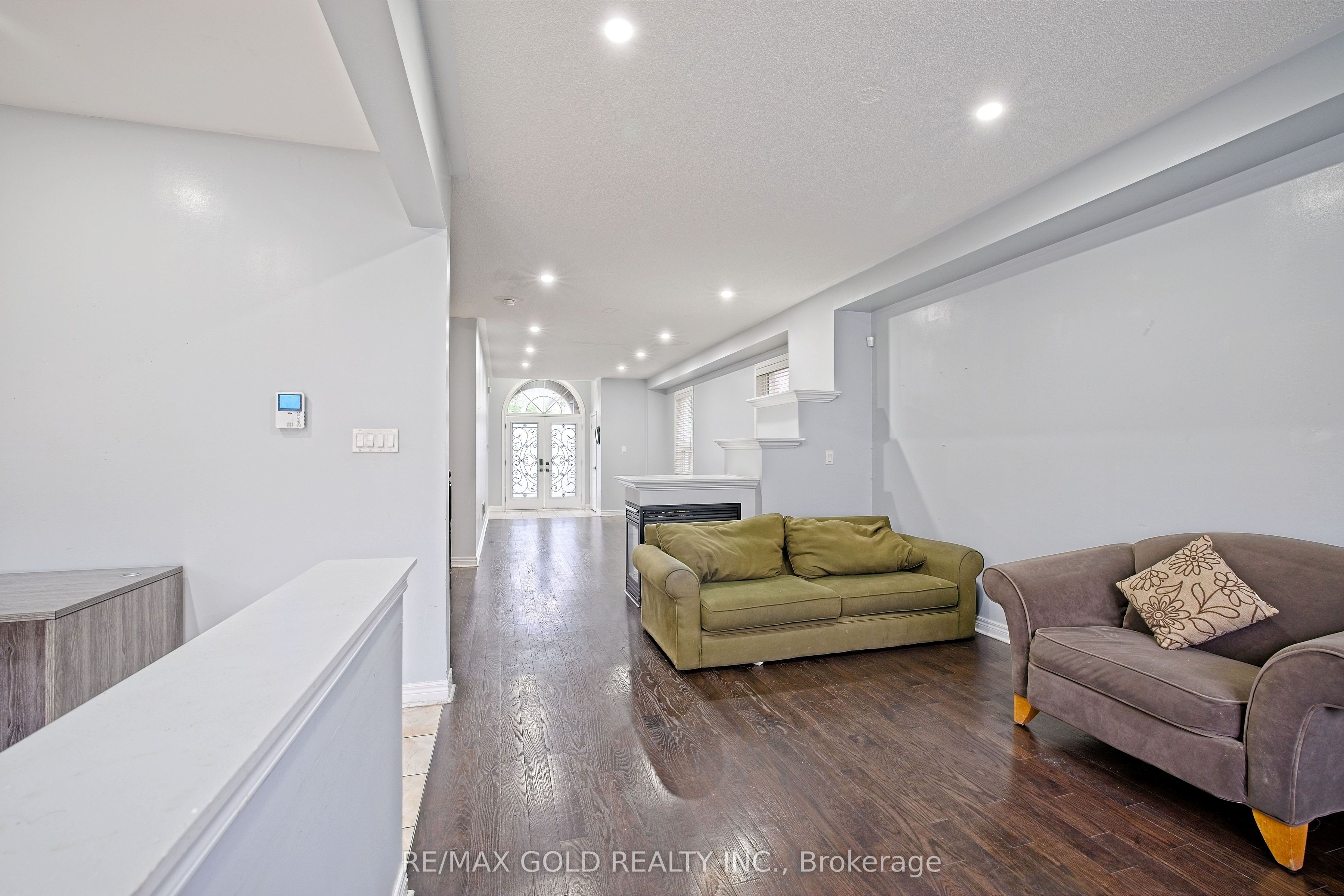 MLS #W12407455 image #11