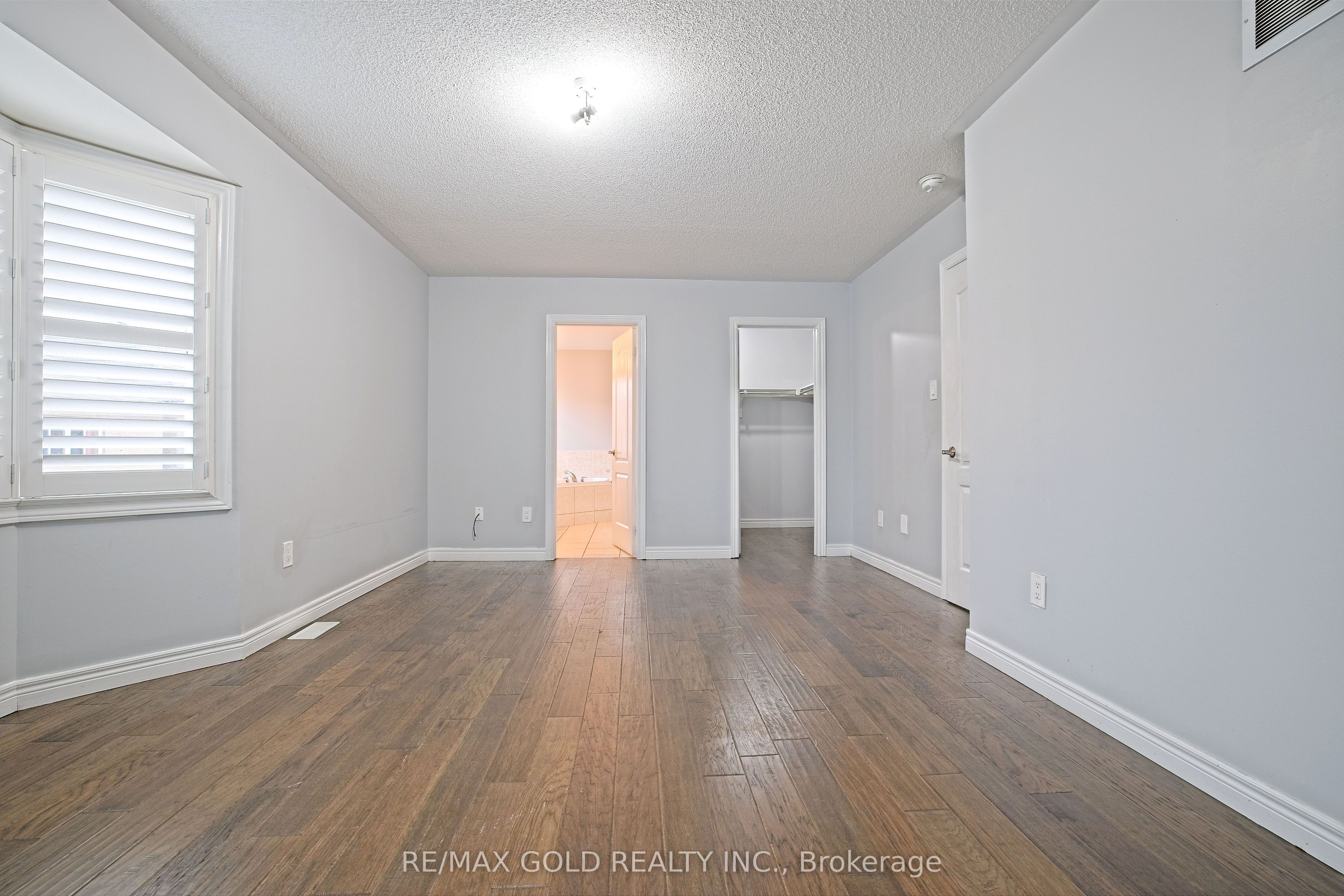 MLS #W12407455 image #26