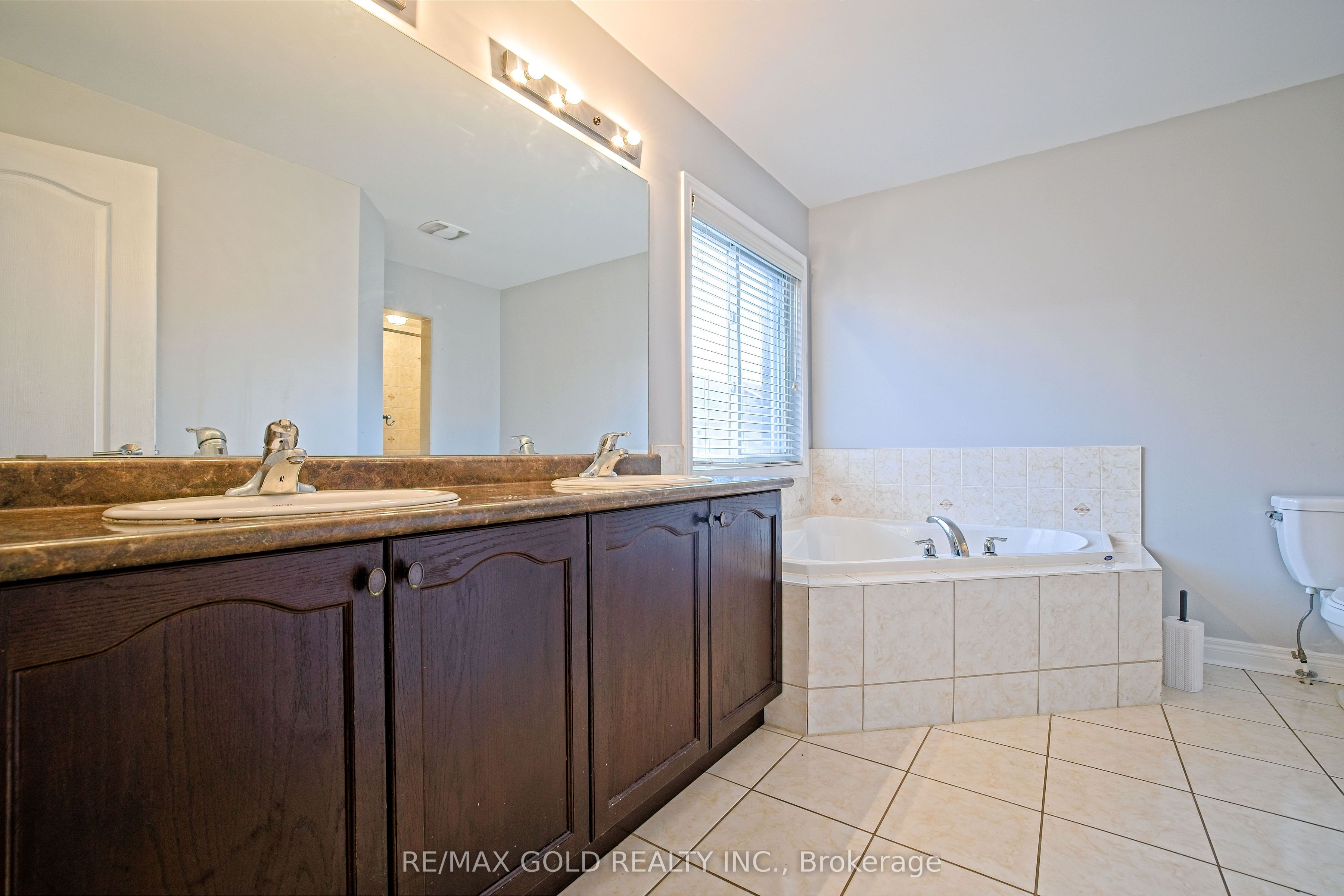 MLS #W12407455 image #27