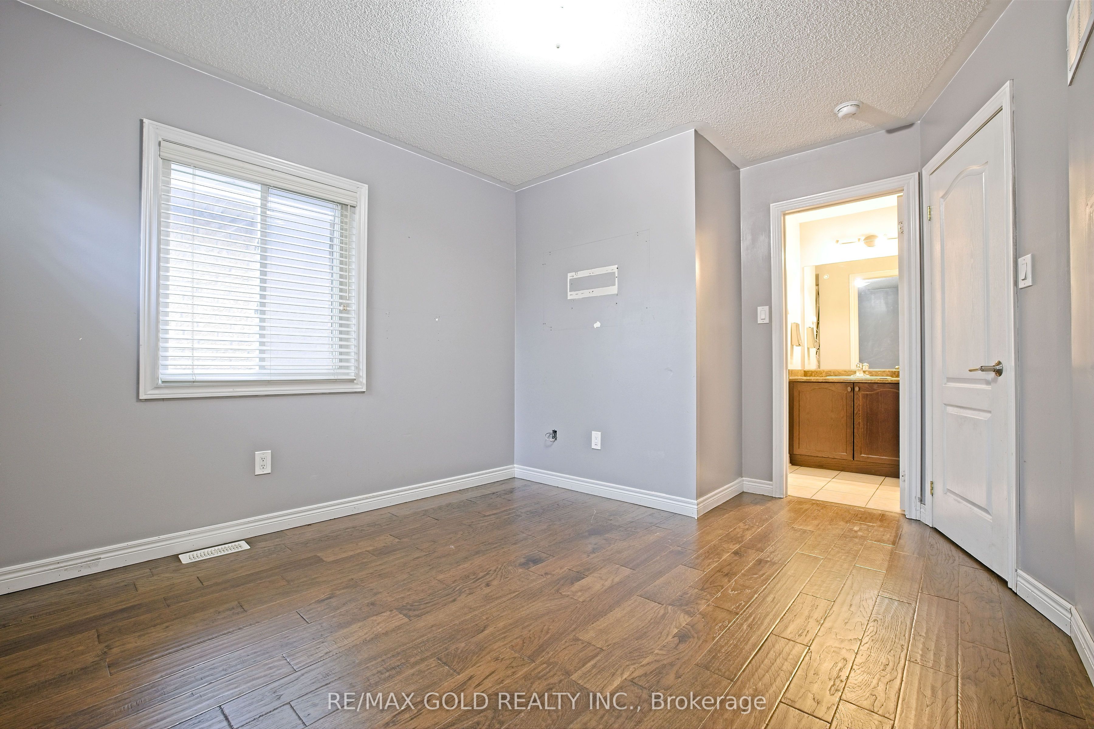 MLS #W12407455 image #33