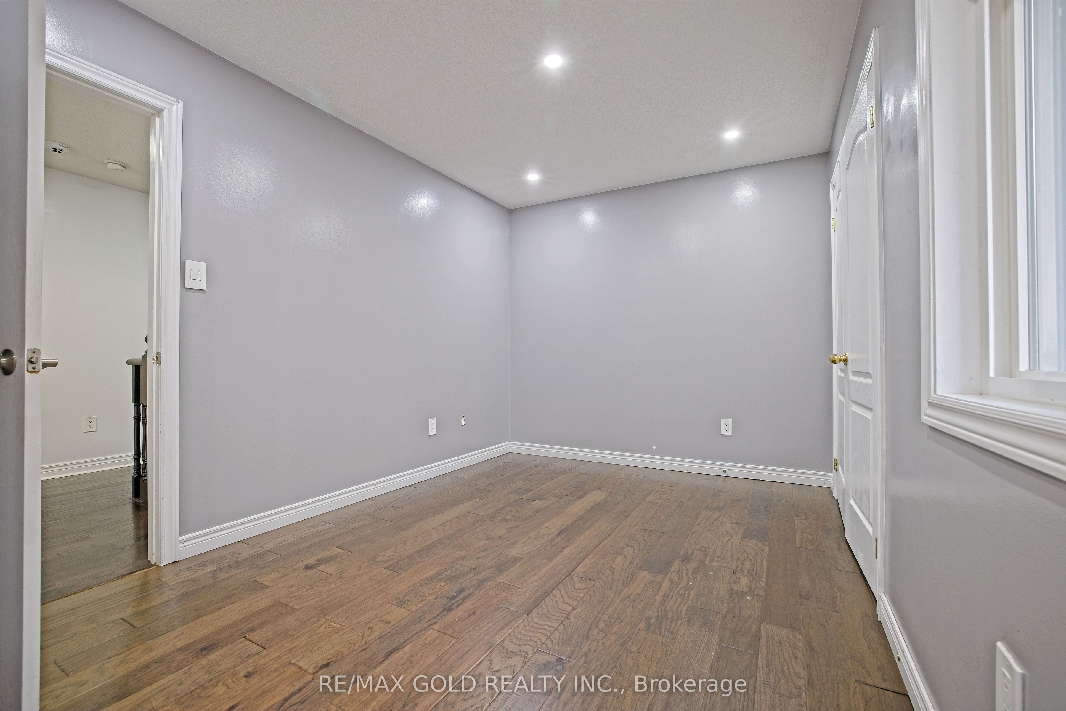 MLS #W12407455 image #39