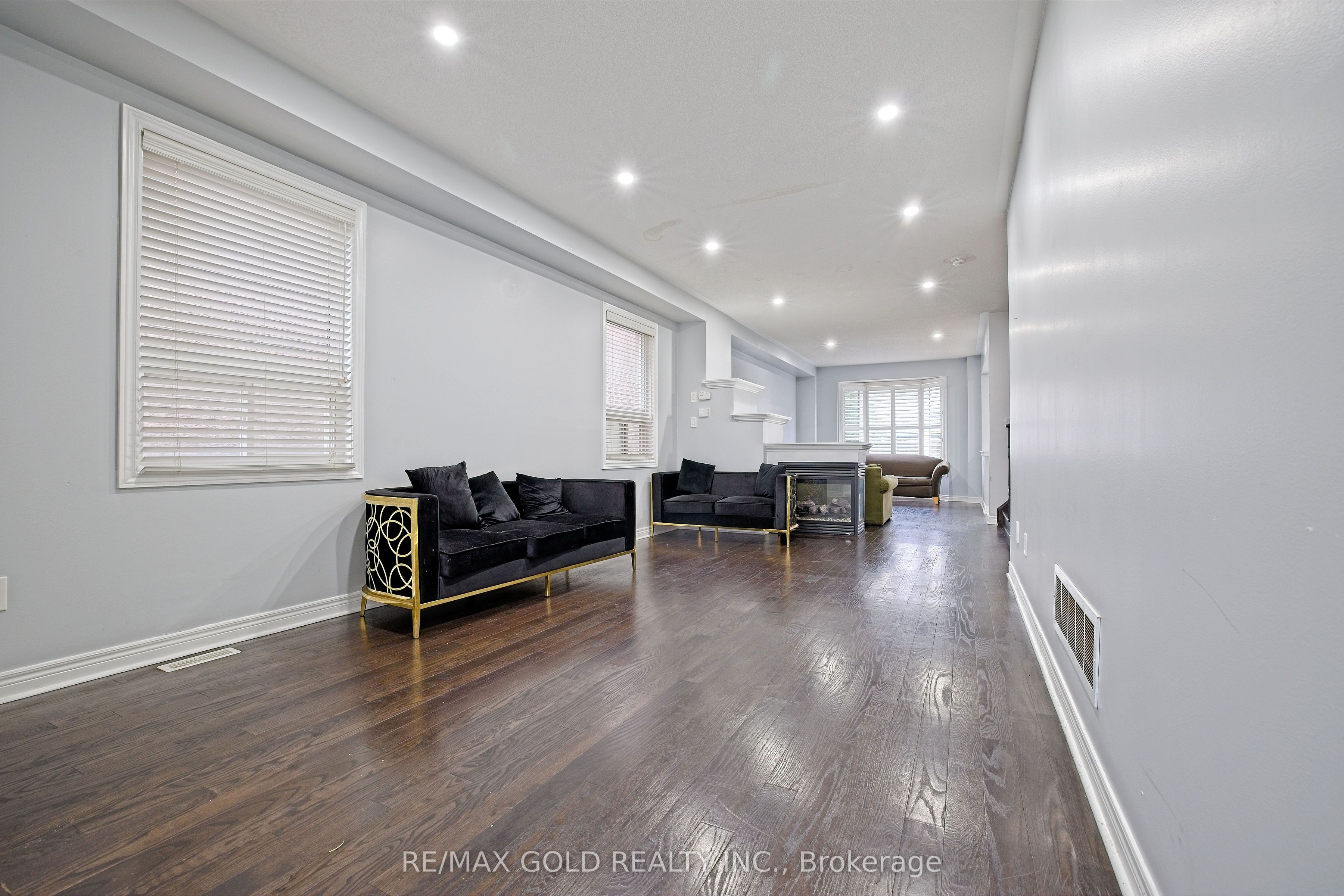 MLS #W12407455 image #6