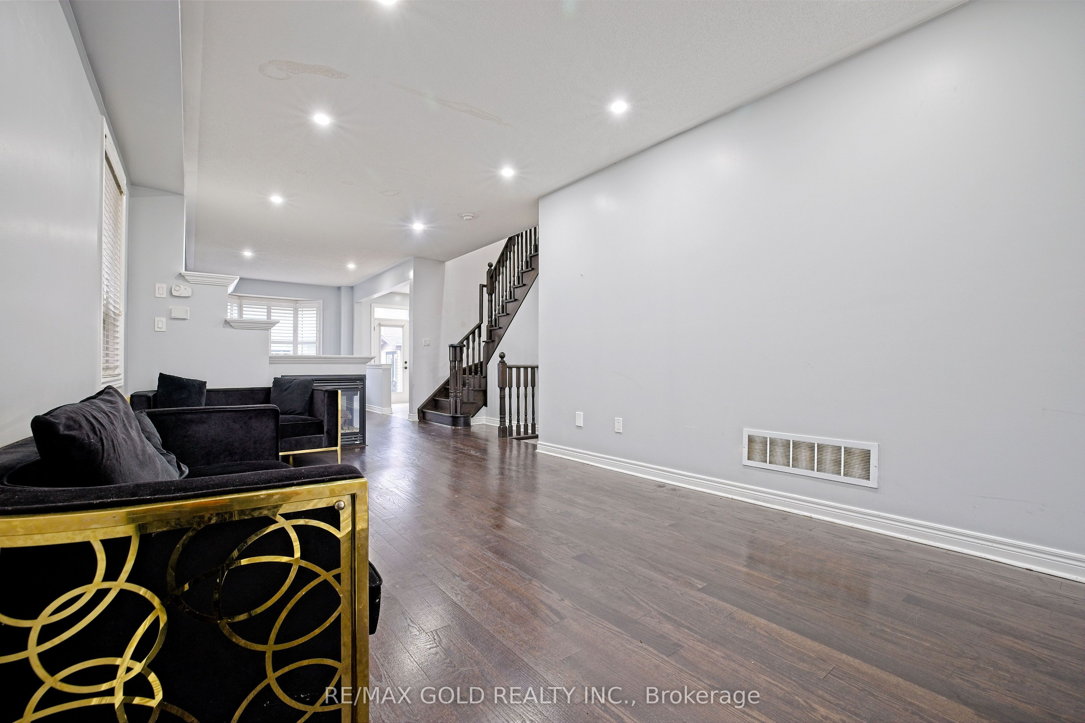 MLS #W12407455 image #7