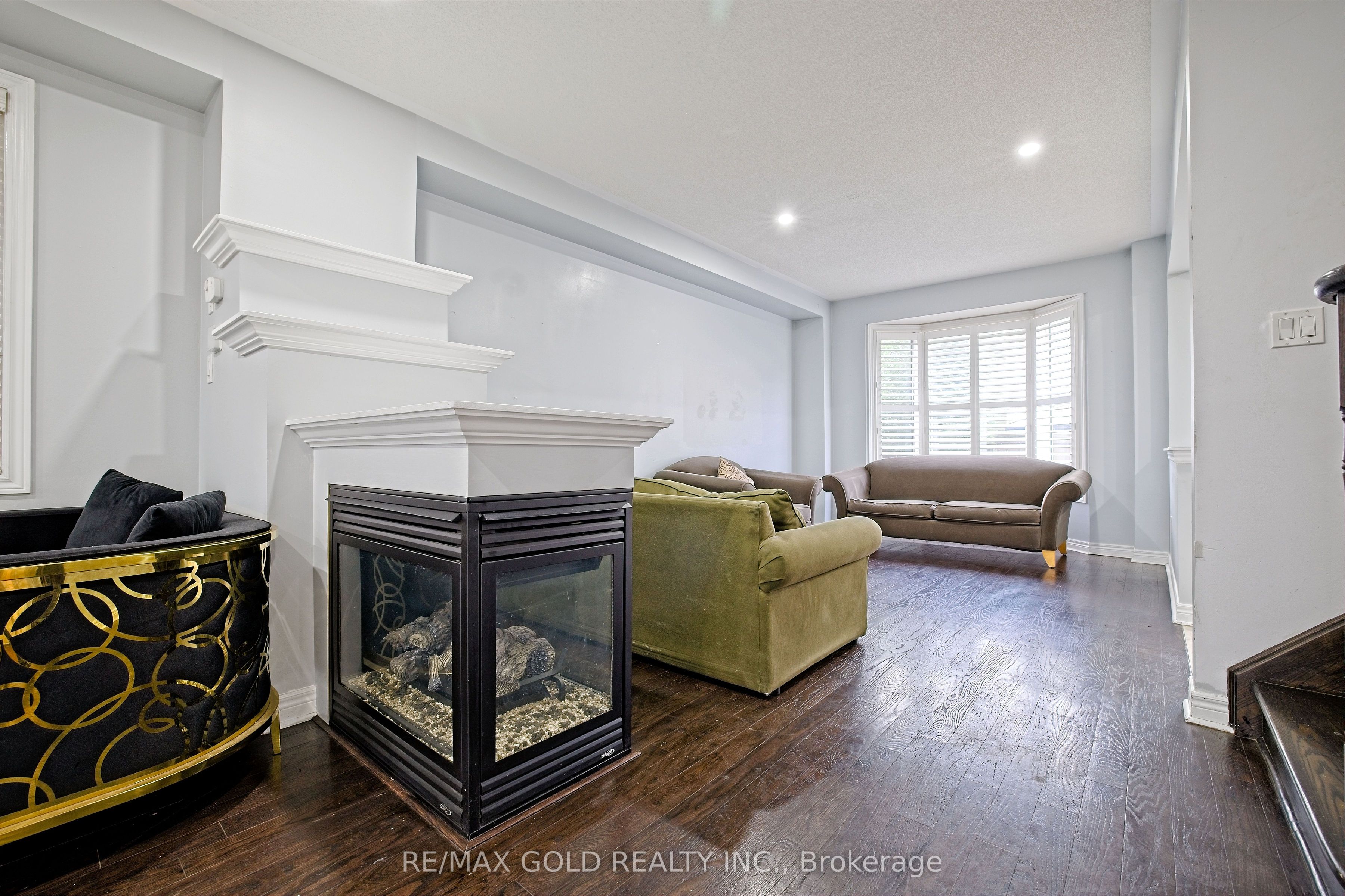 MLS #W12407455 image #9