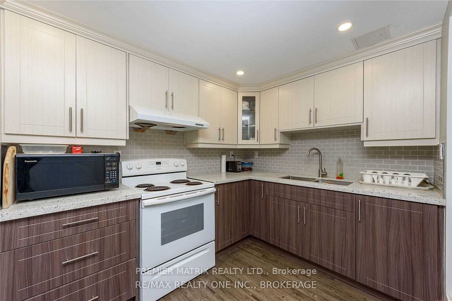 MLS #W12407682 image #3