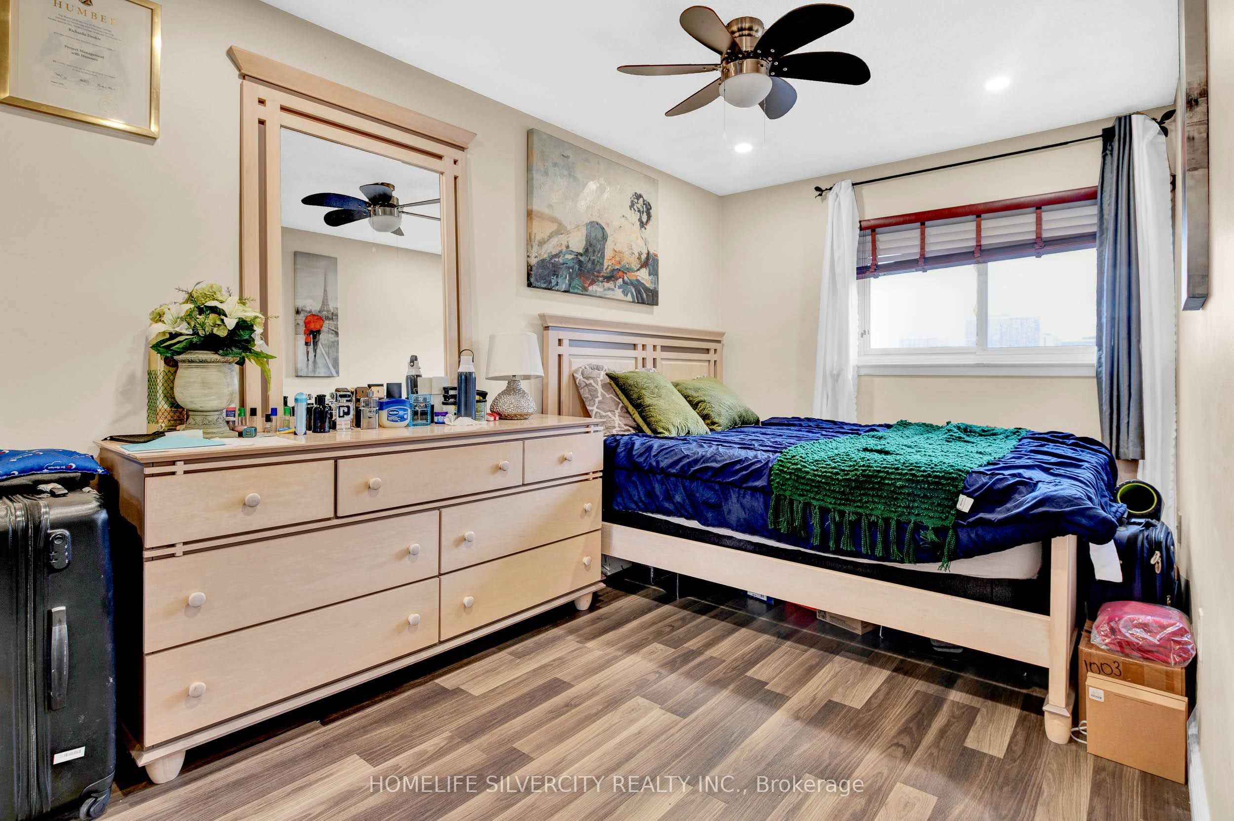 MLS #W12407777 image #17