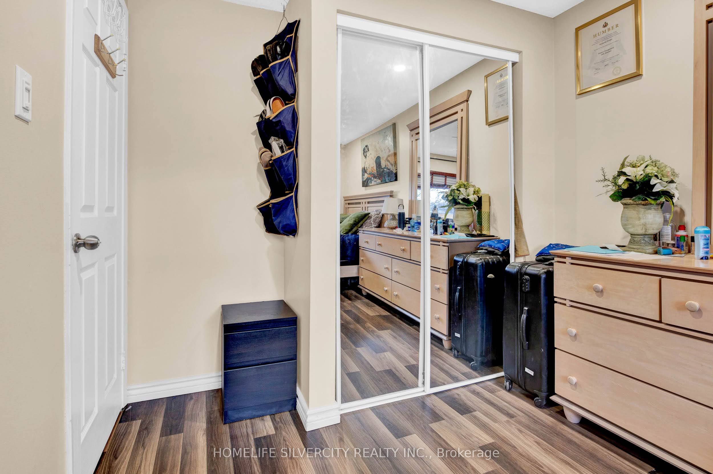 MLS #W12407777 image #18