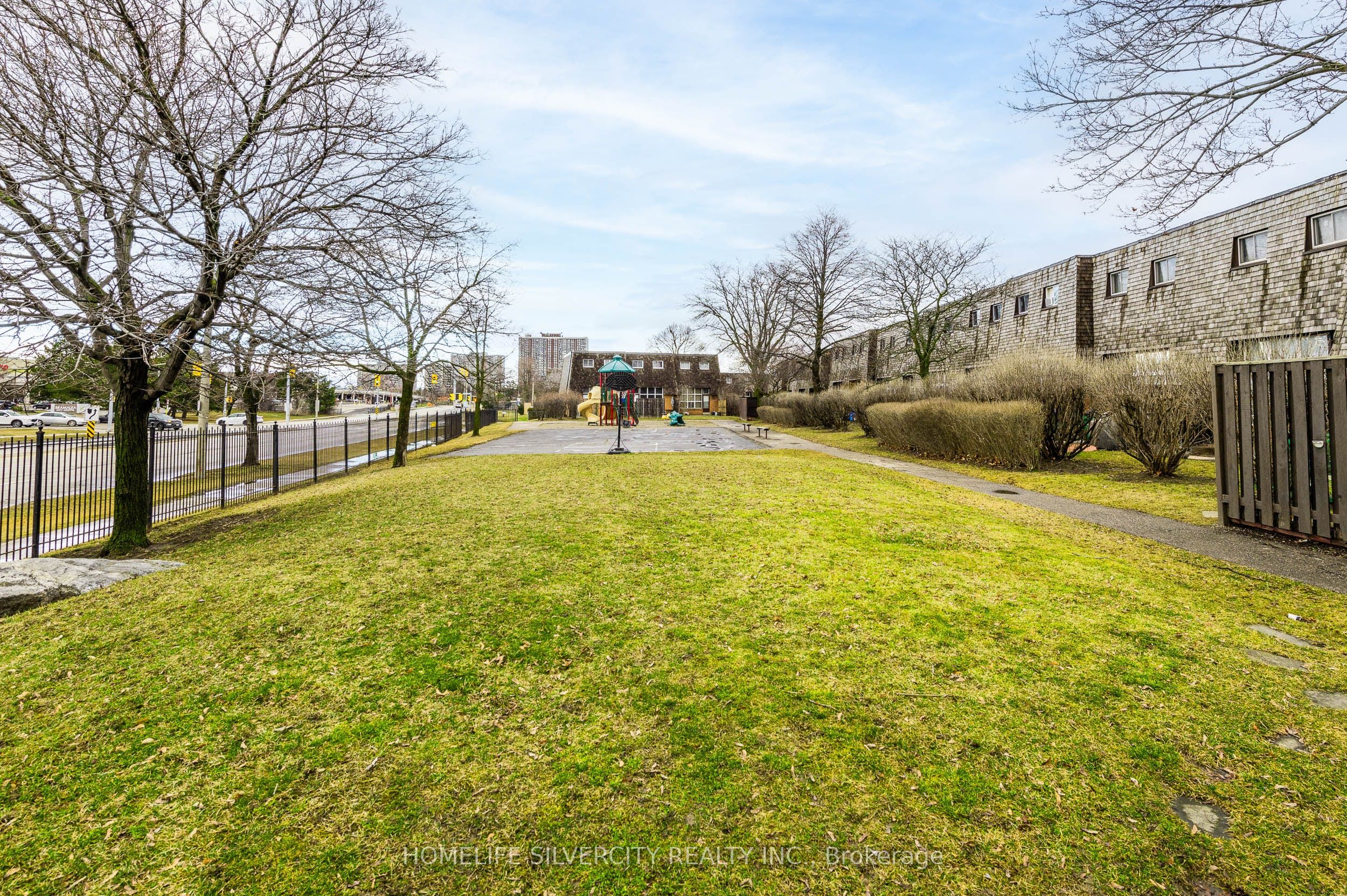 MLS #W12407777 image #31