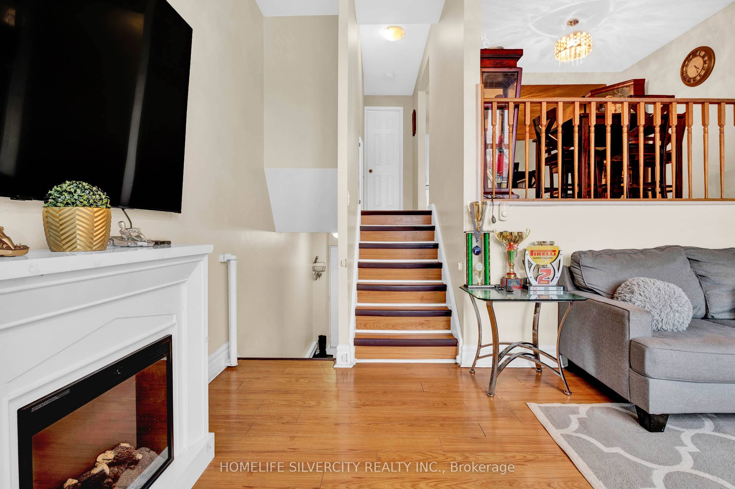 MLS #W12407777 image #6