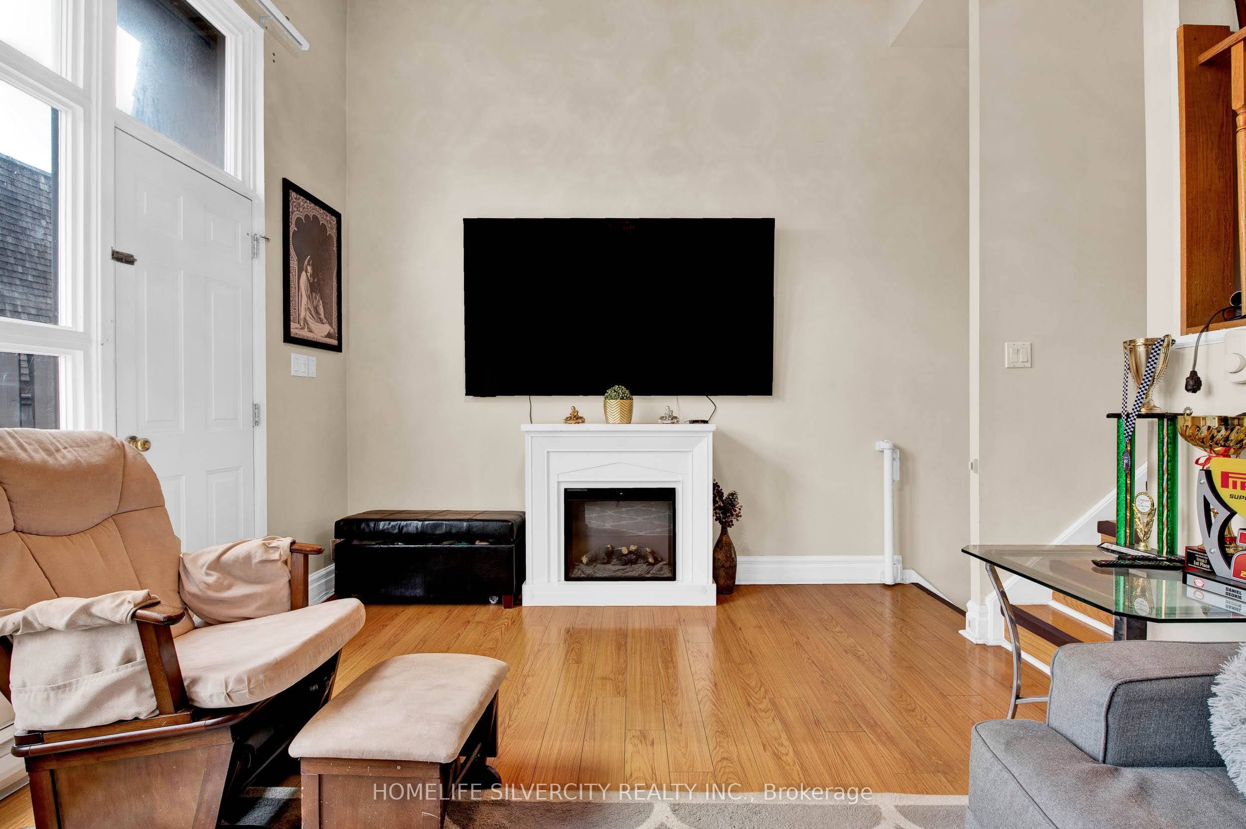 MLS #W12407777 image #9