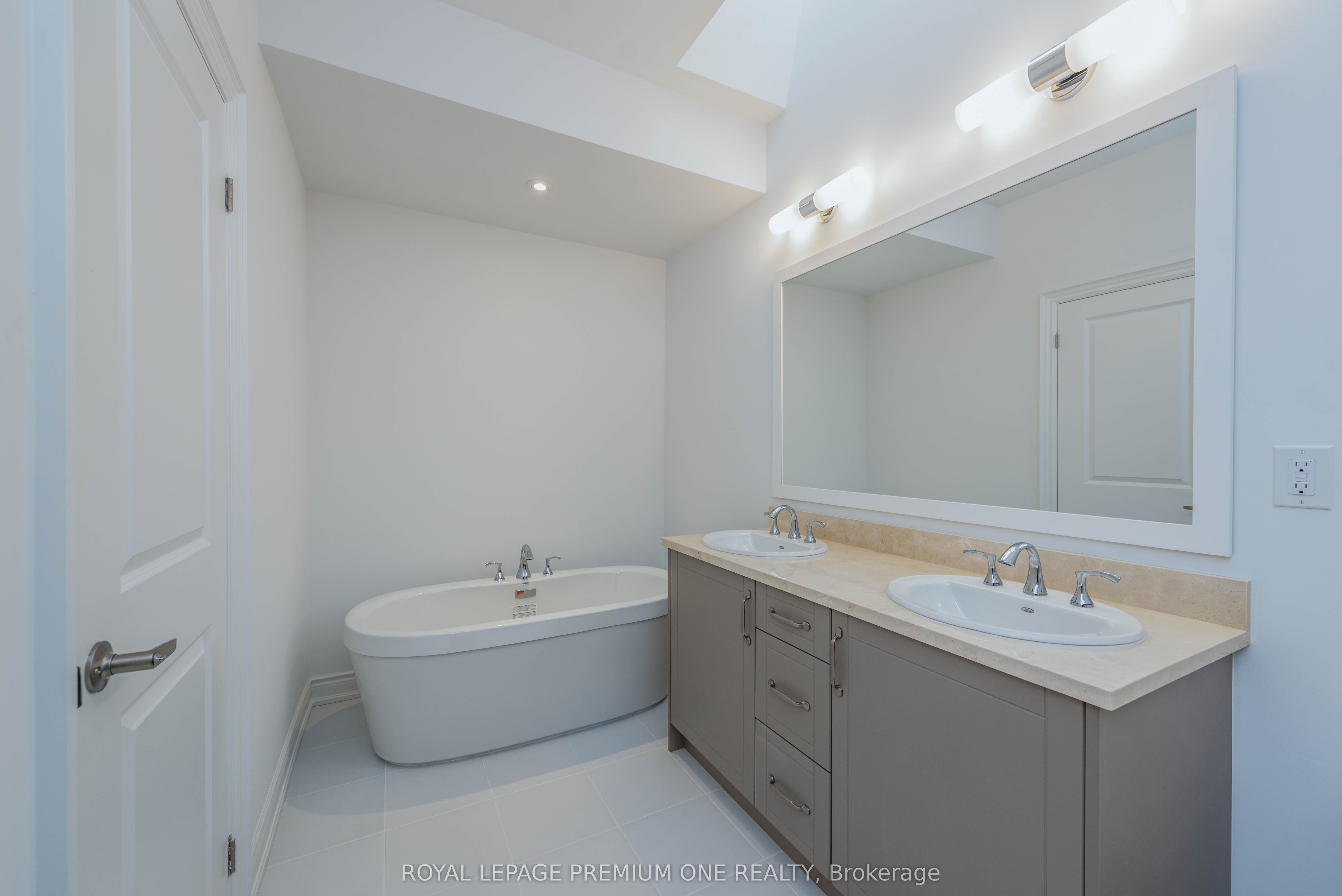 MLS #W12407823 image #23