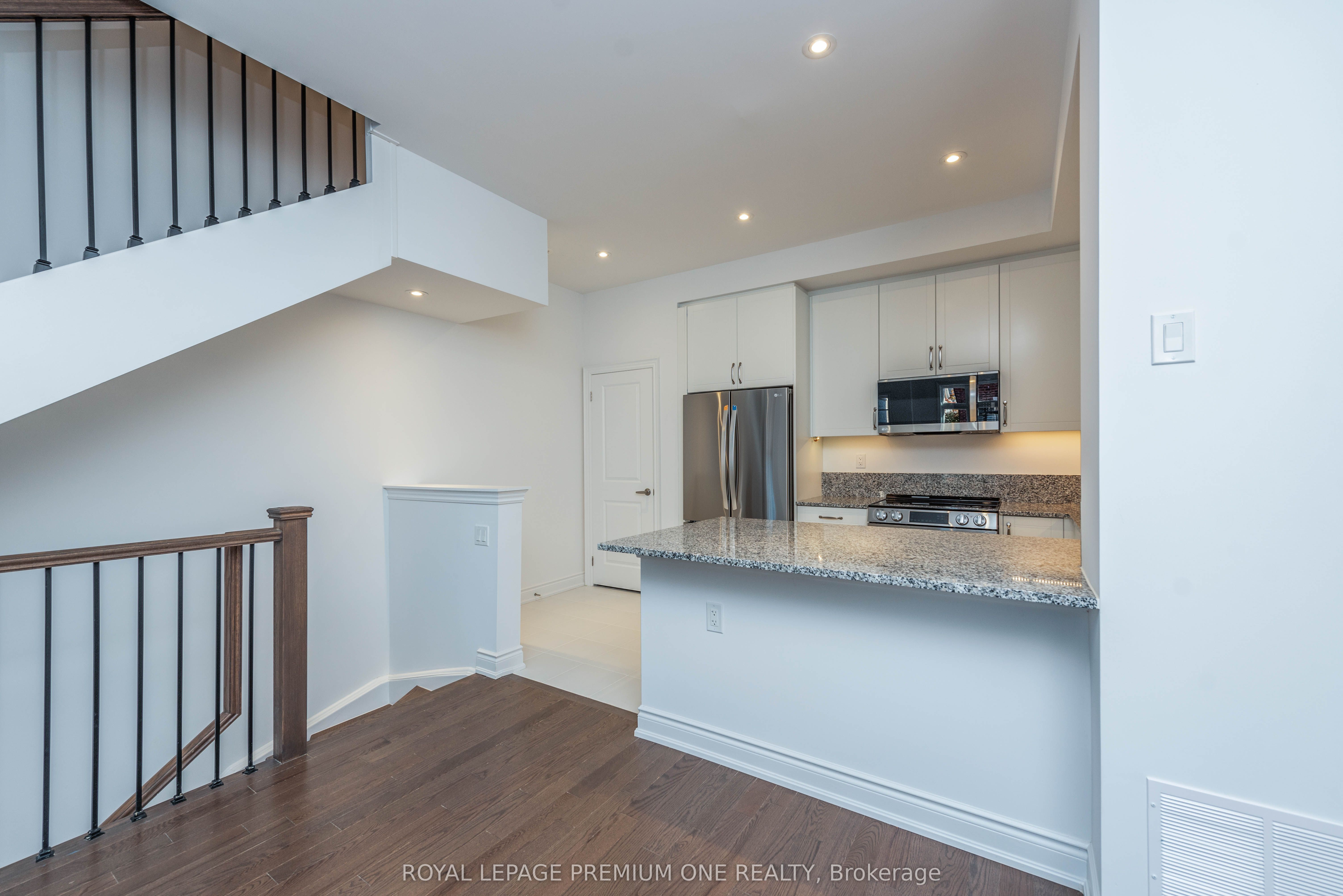 MLS #W12407823 image #4