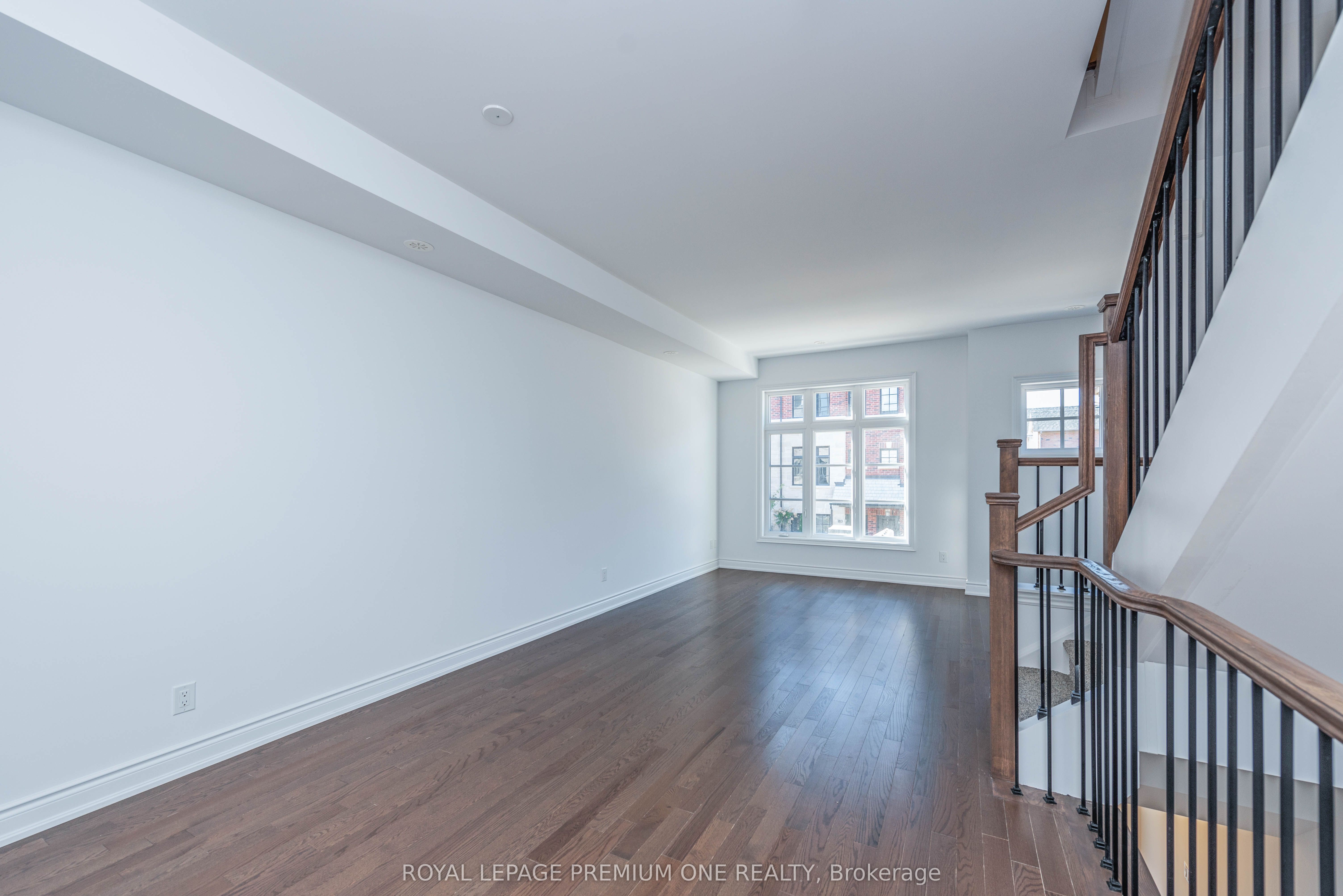 MLS #W12407823 image #8