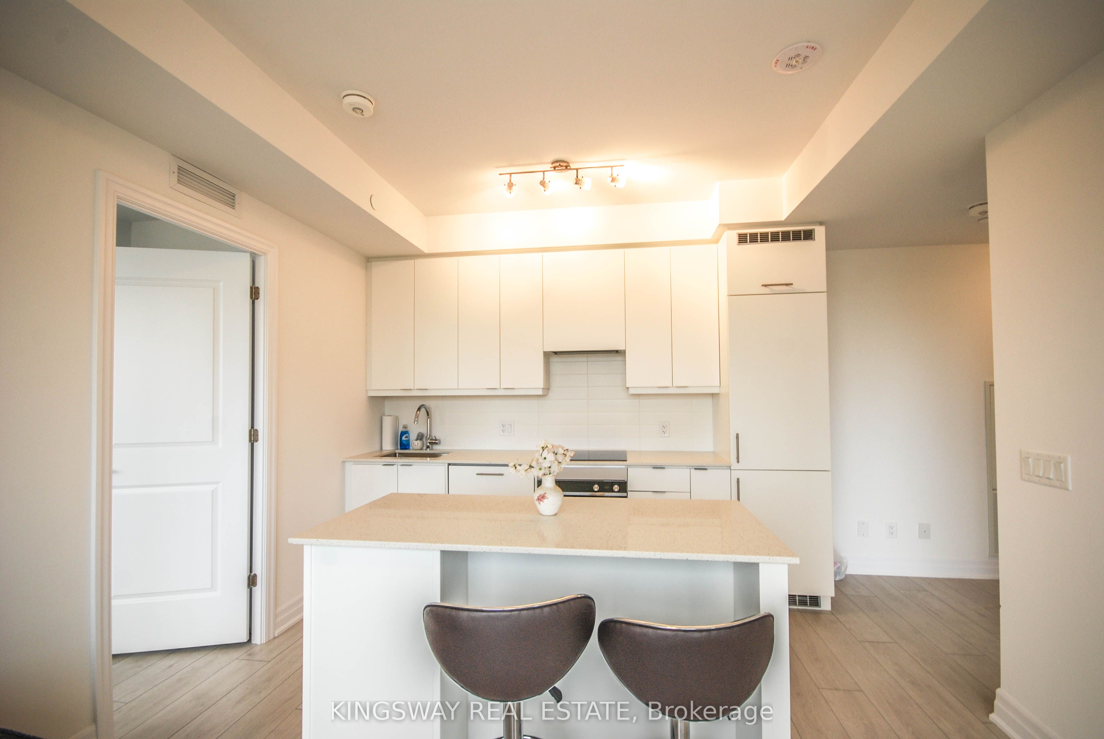 MLS #W12407920 image #11