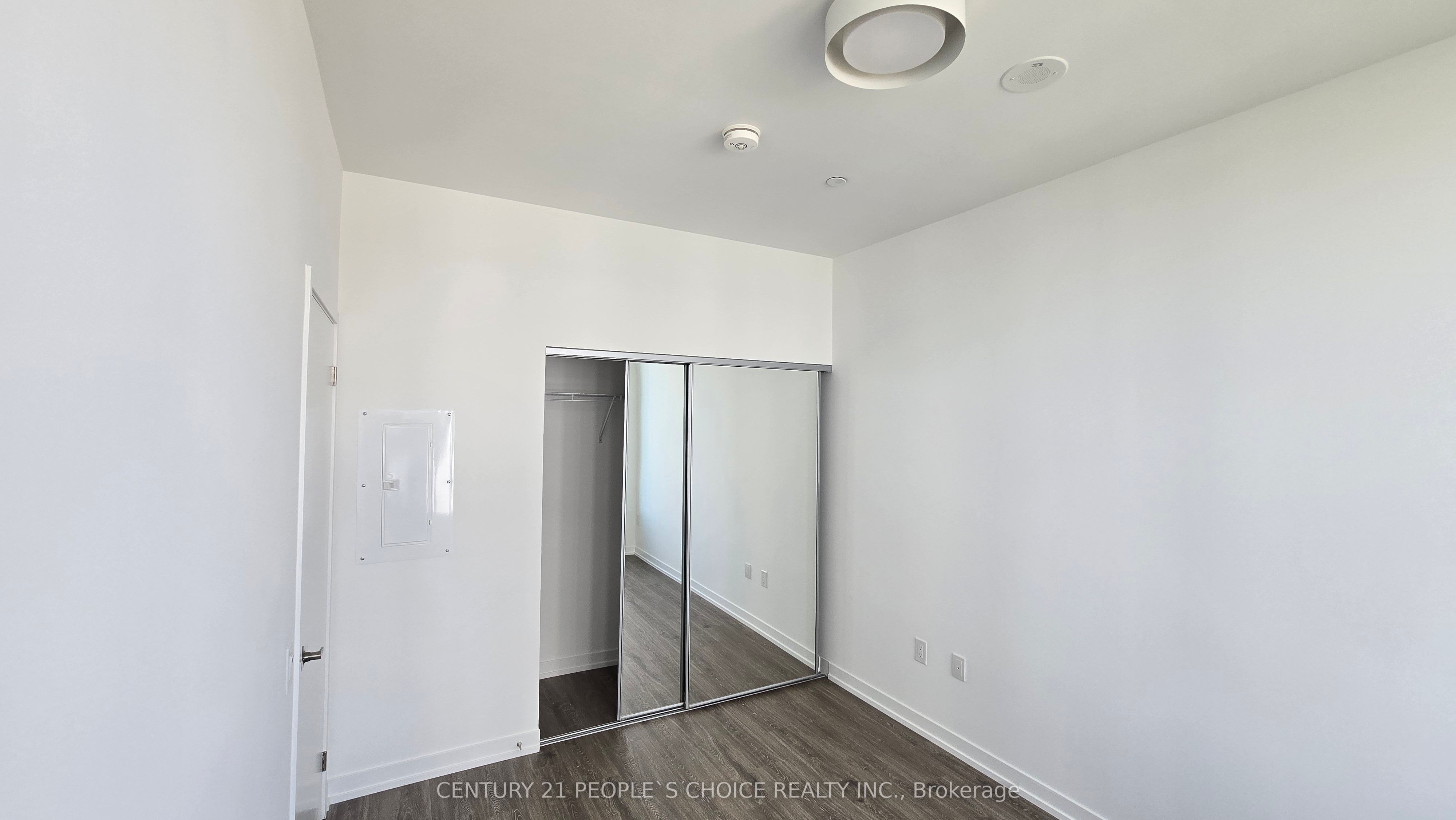 MLS #W12407968 image #17