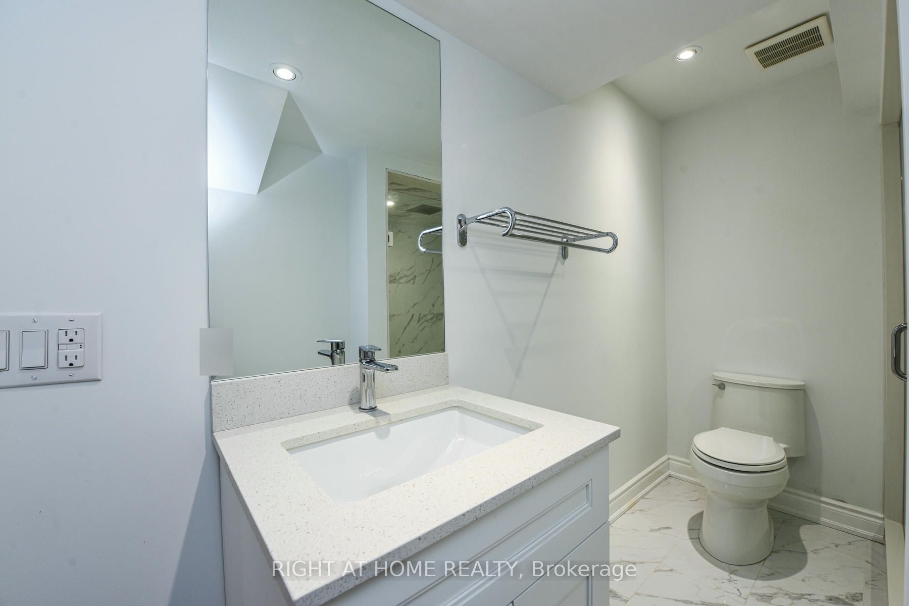 MLS #W12409596 image #23