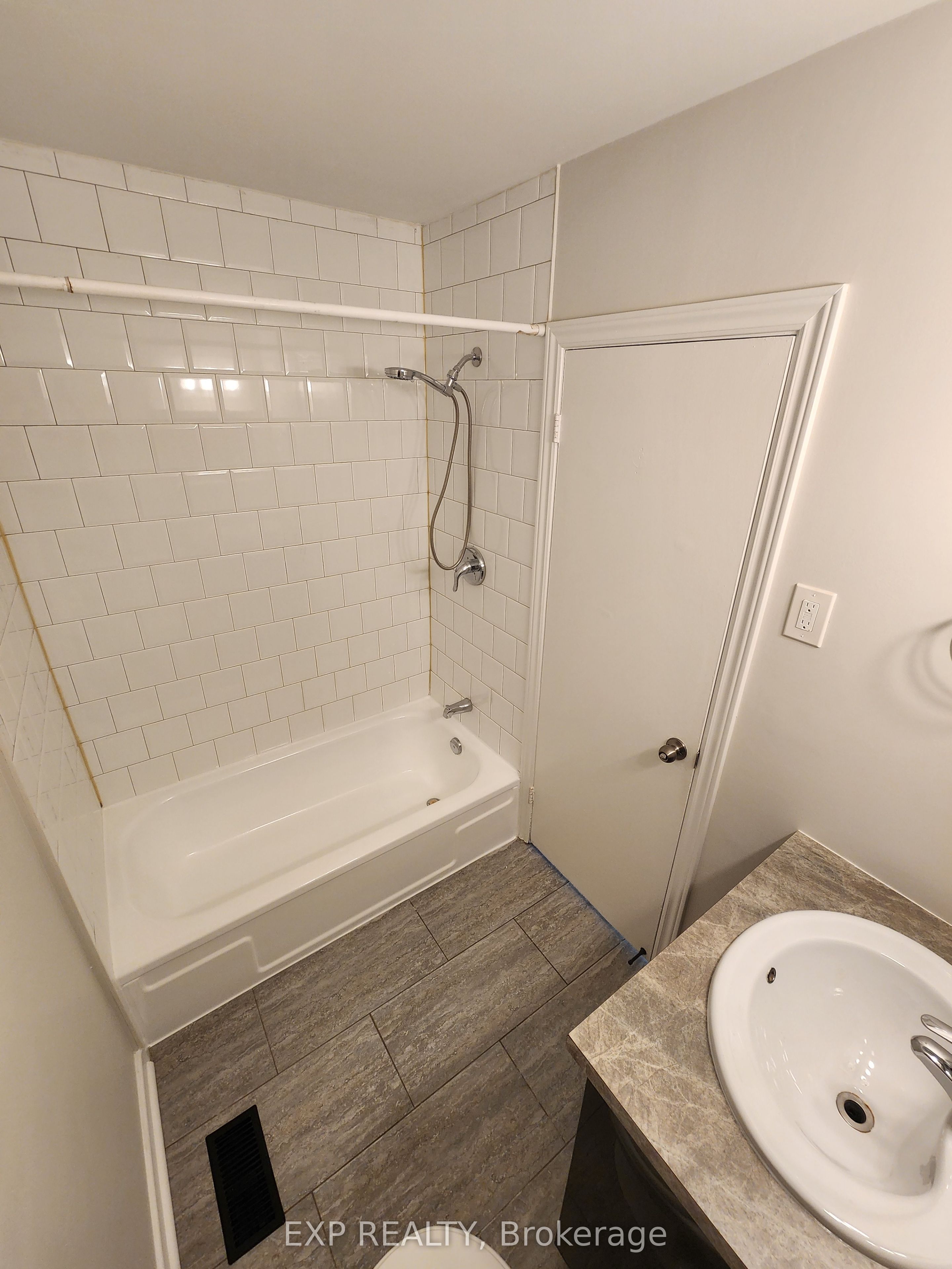 MLS #W12412973 image #11