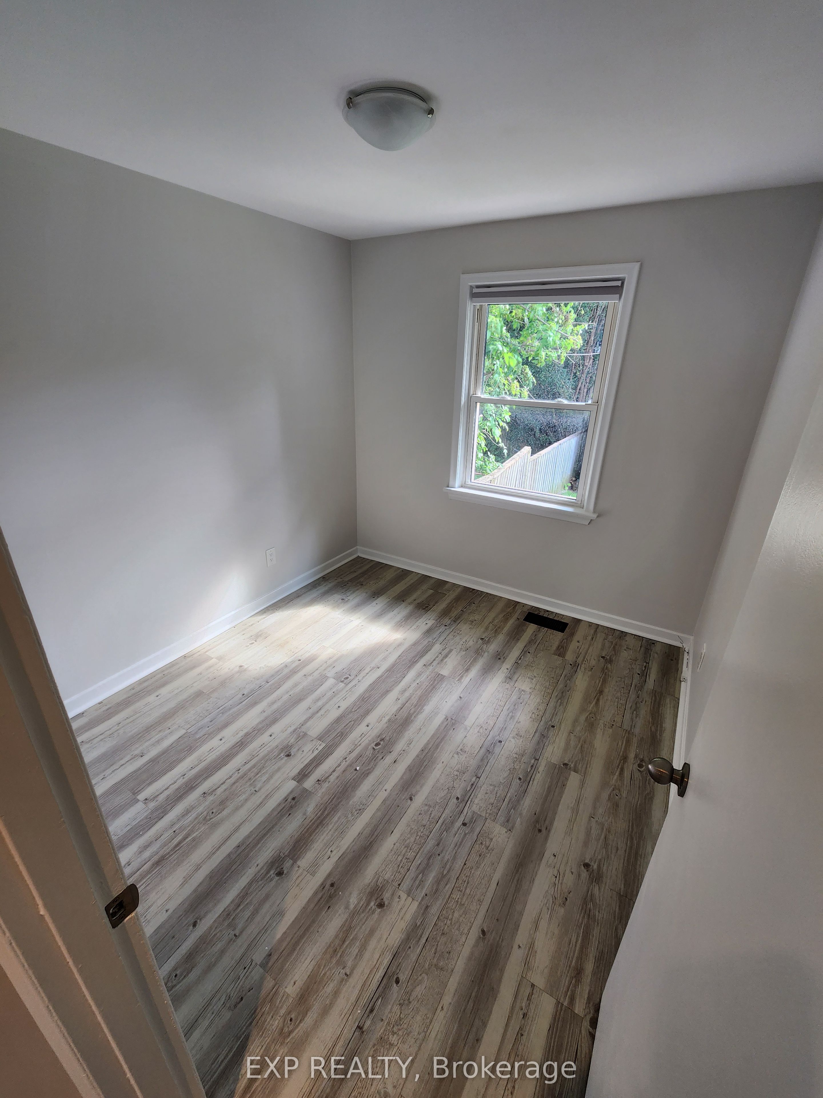 MLS #W12412973 image #8