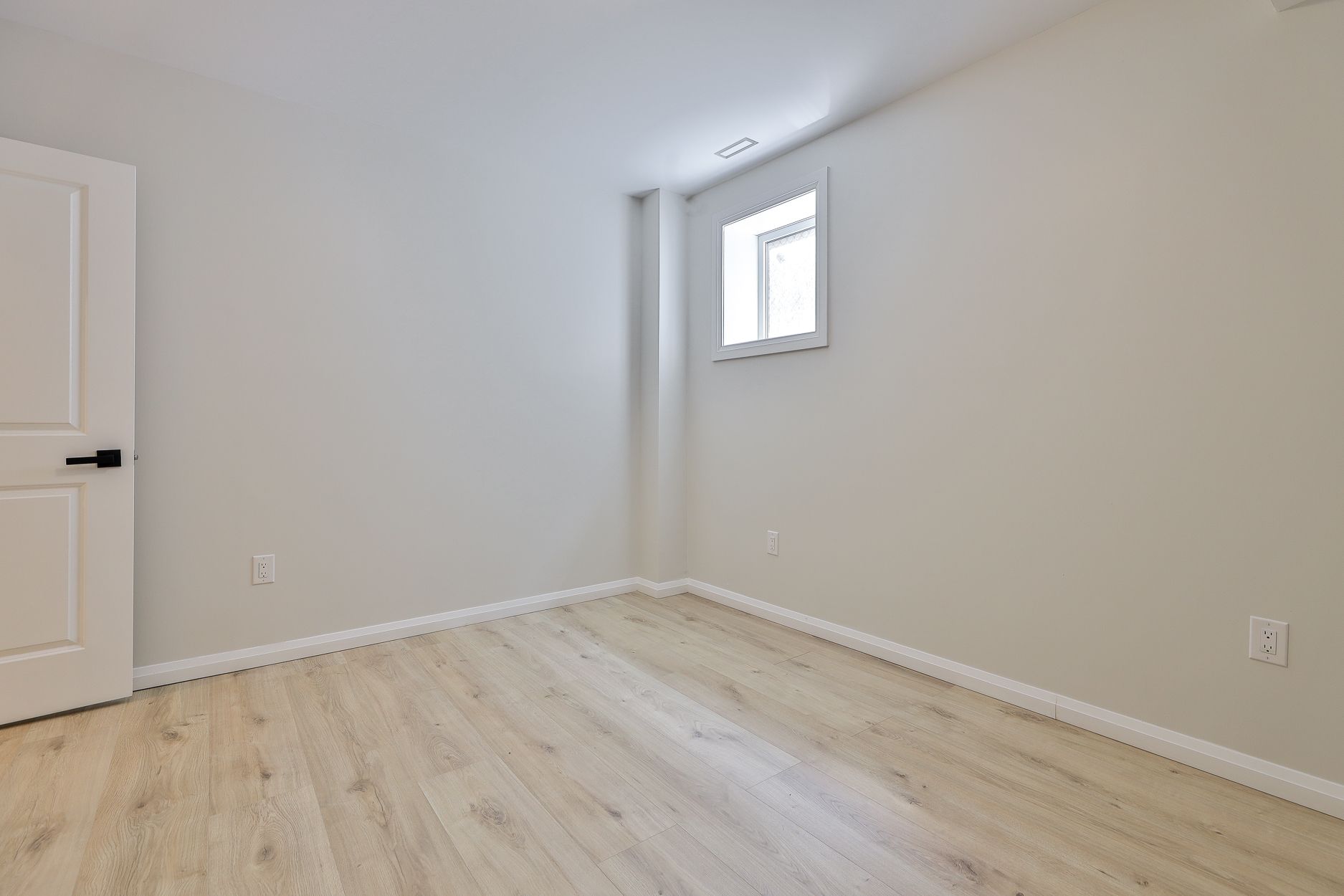 MLS #W12376454 image #0