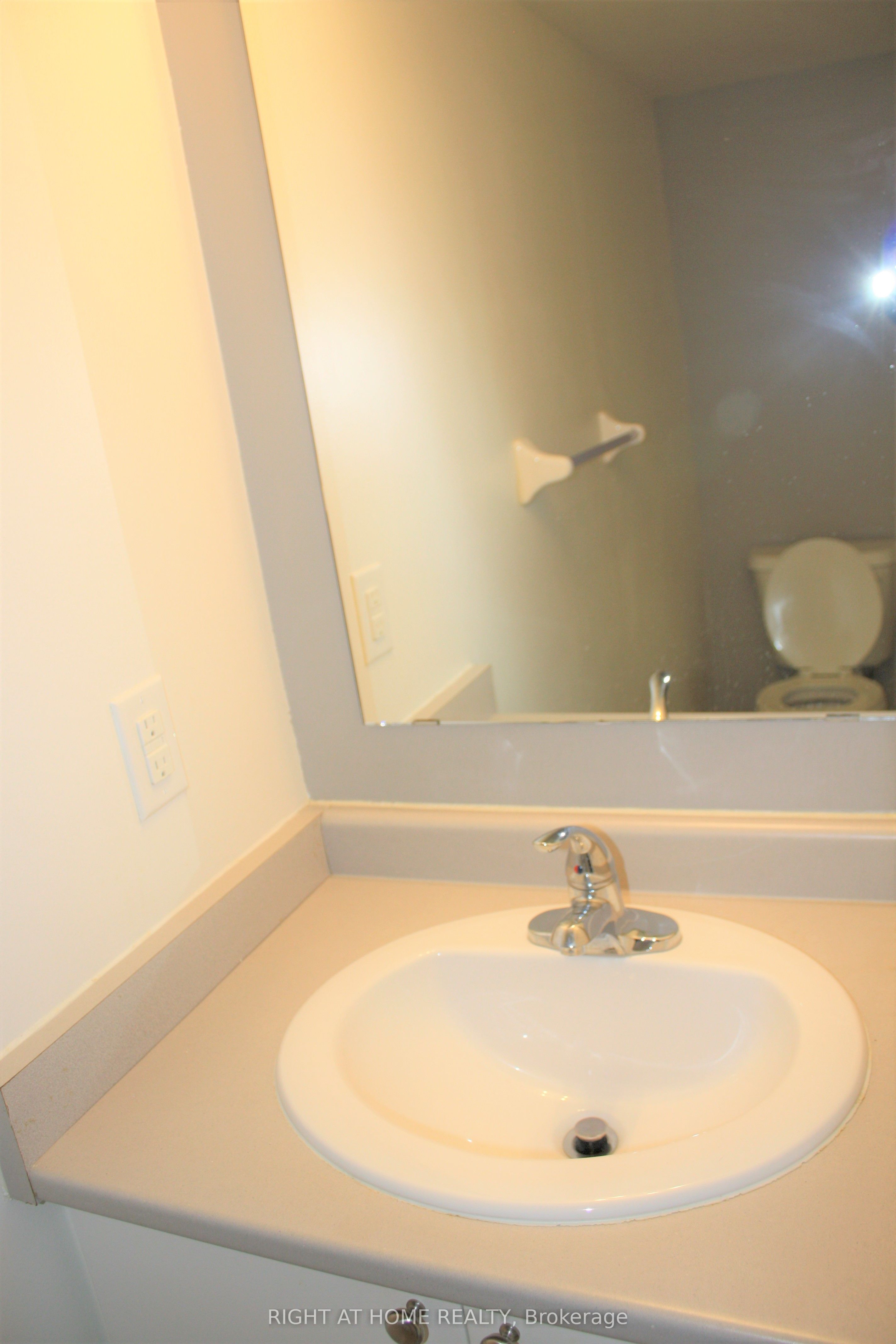 MLS #W12269898 image #0