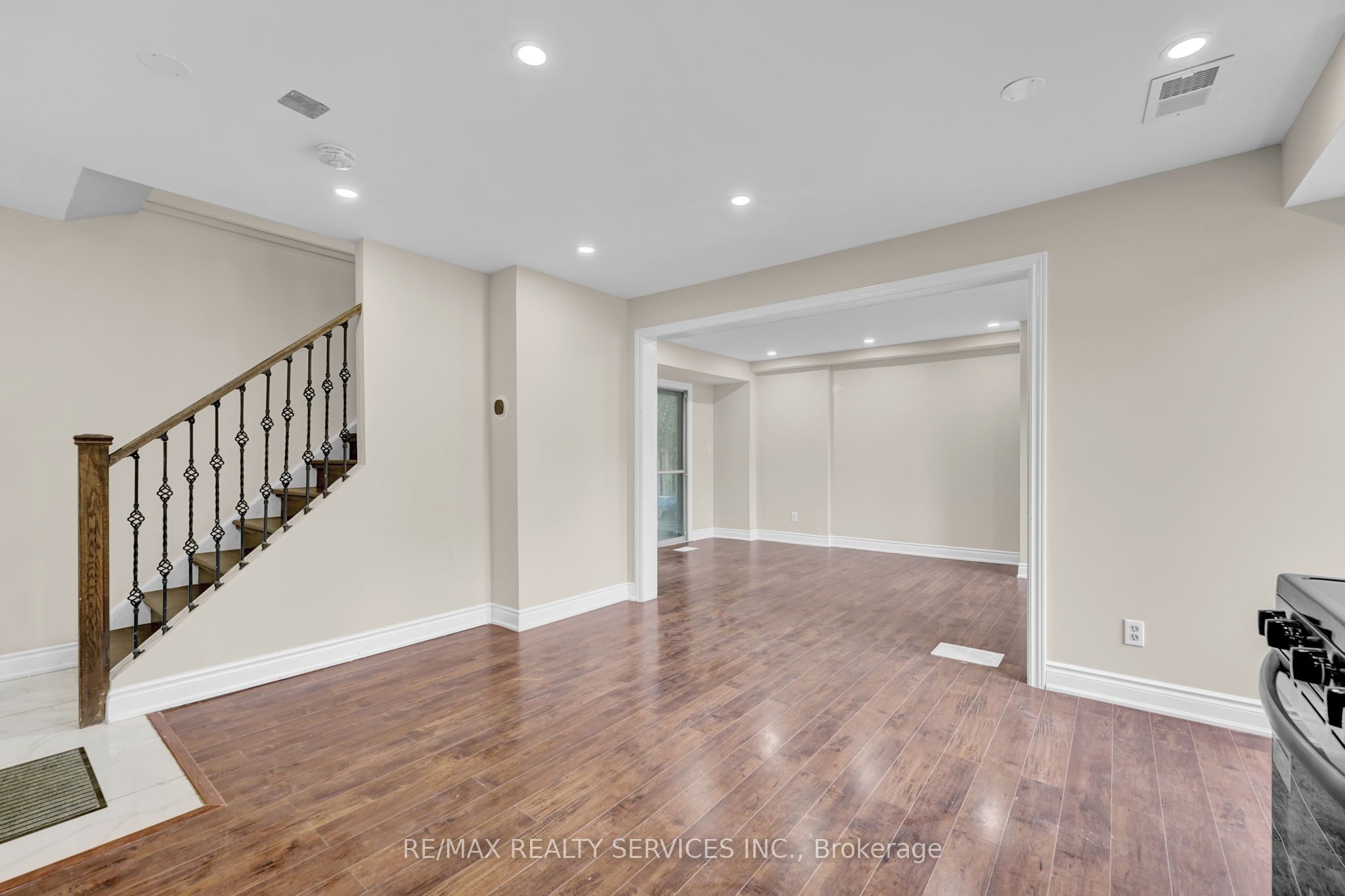 MLS #W12416505 image #2