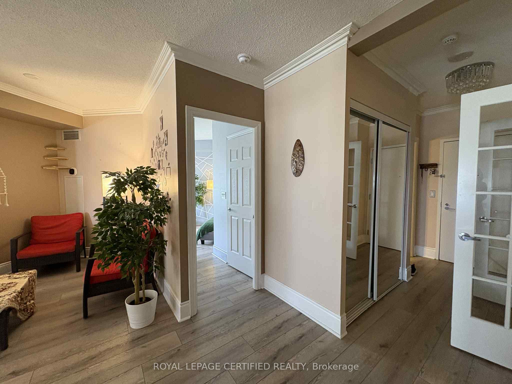 MLS #W12422000 image #1