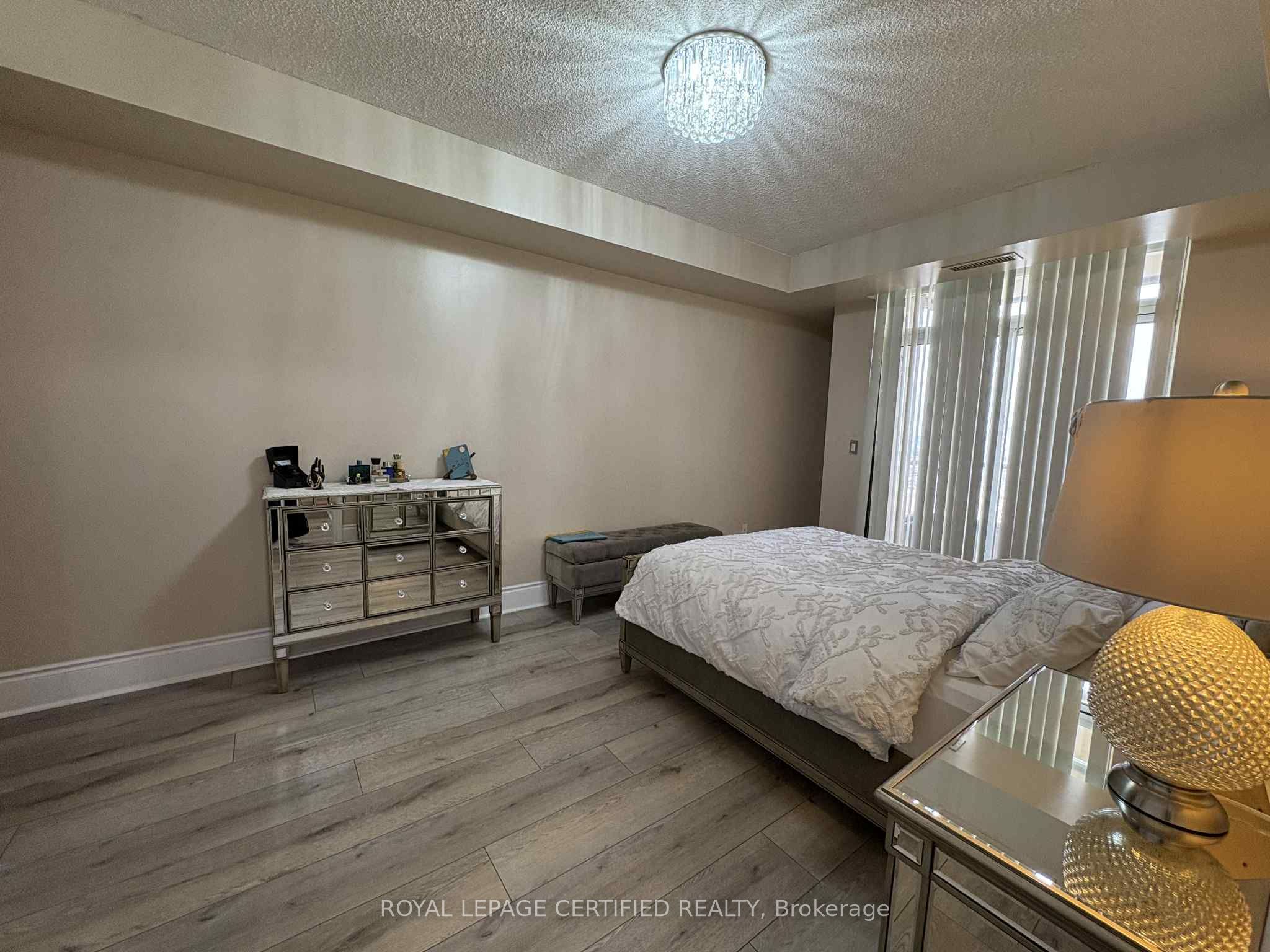 MLS #W12422000 image #16