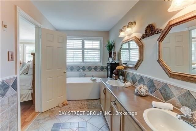 MLS #W12425364 image #11