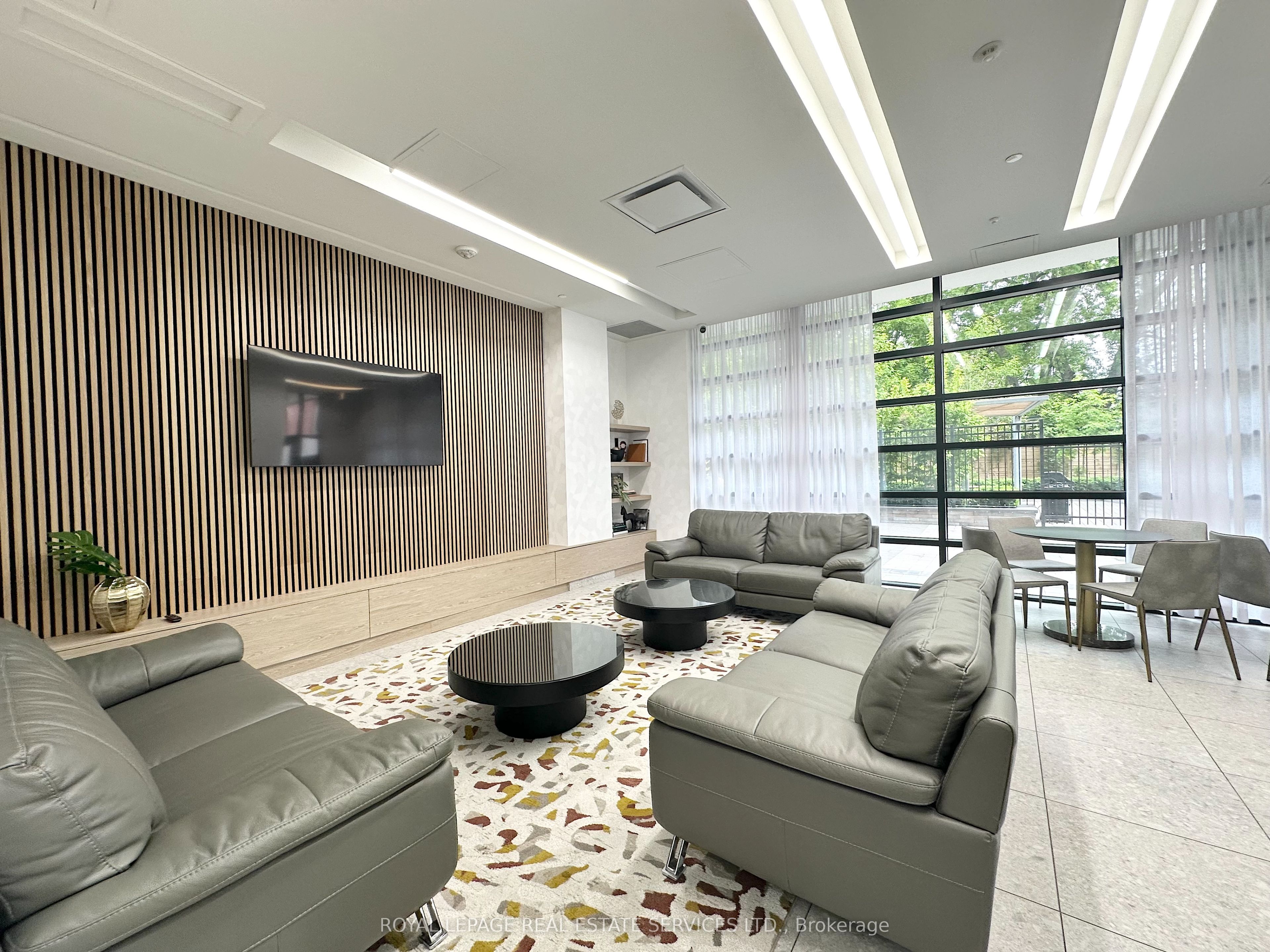 MLS #W12426433 image #16