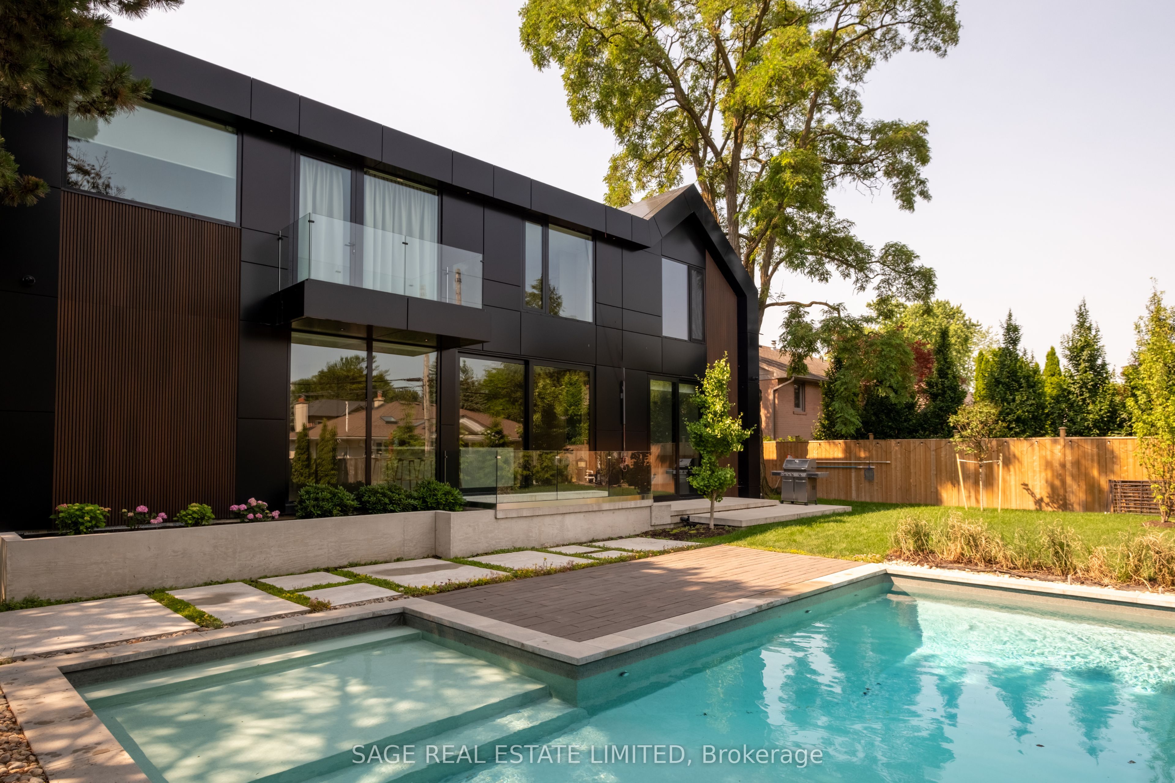 MLS #W12430060 image #1