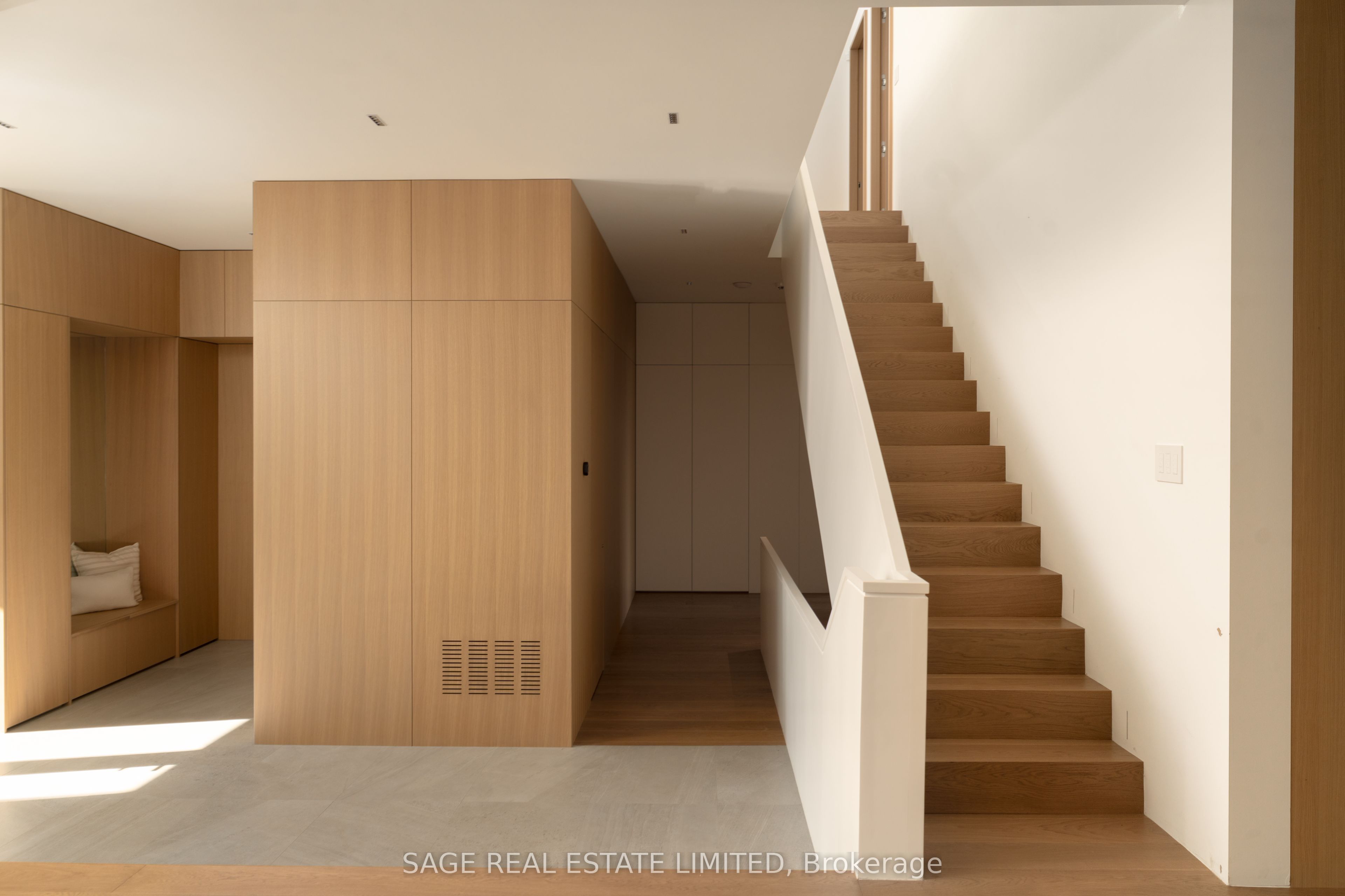 MLS #W12430060 image #19