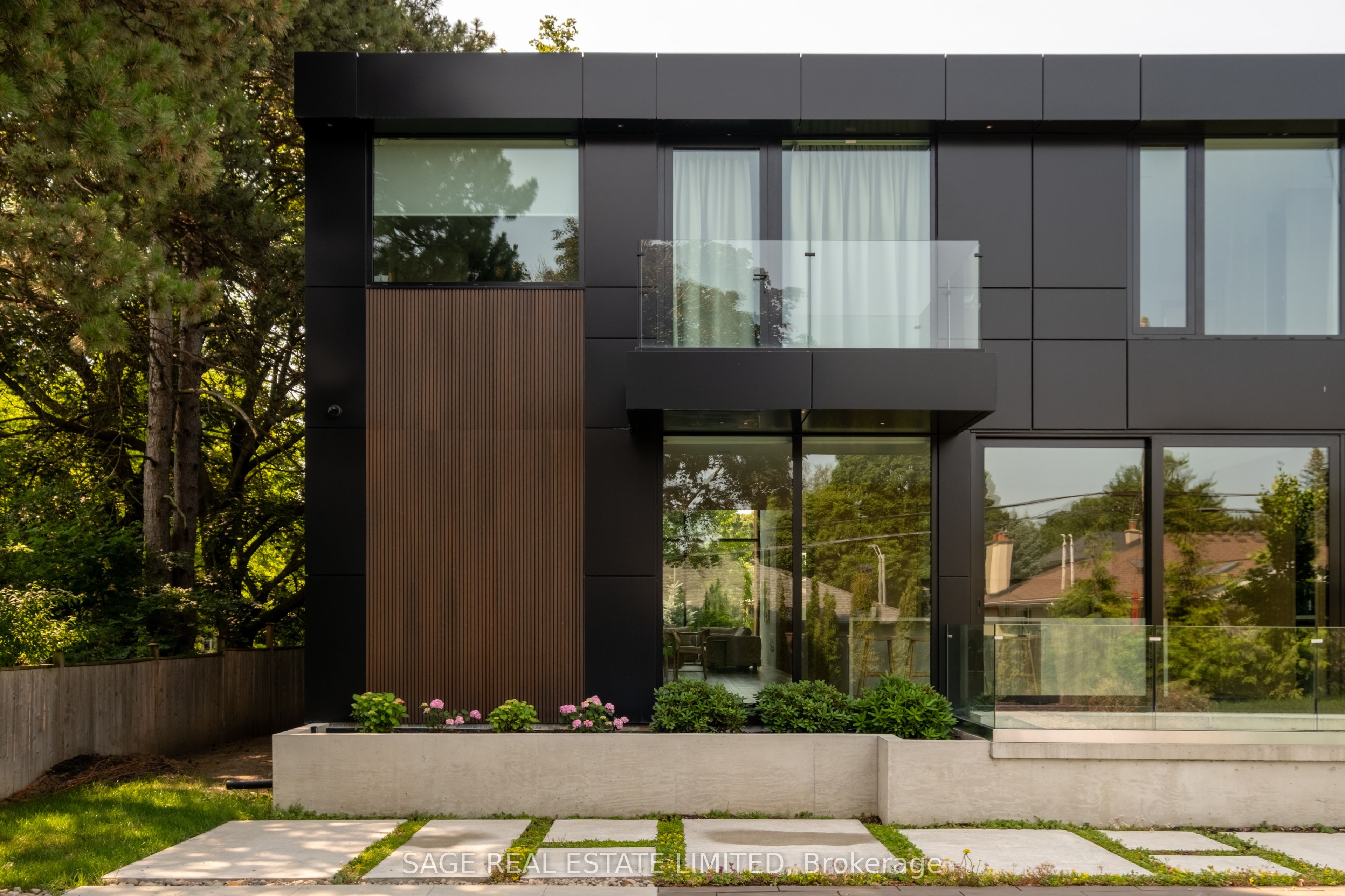 MLS #W12430060 image #3