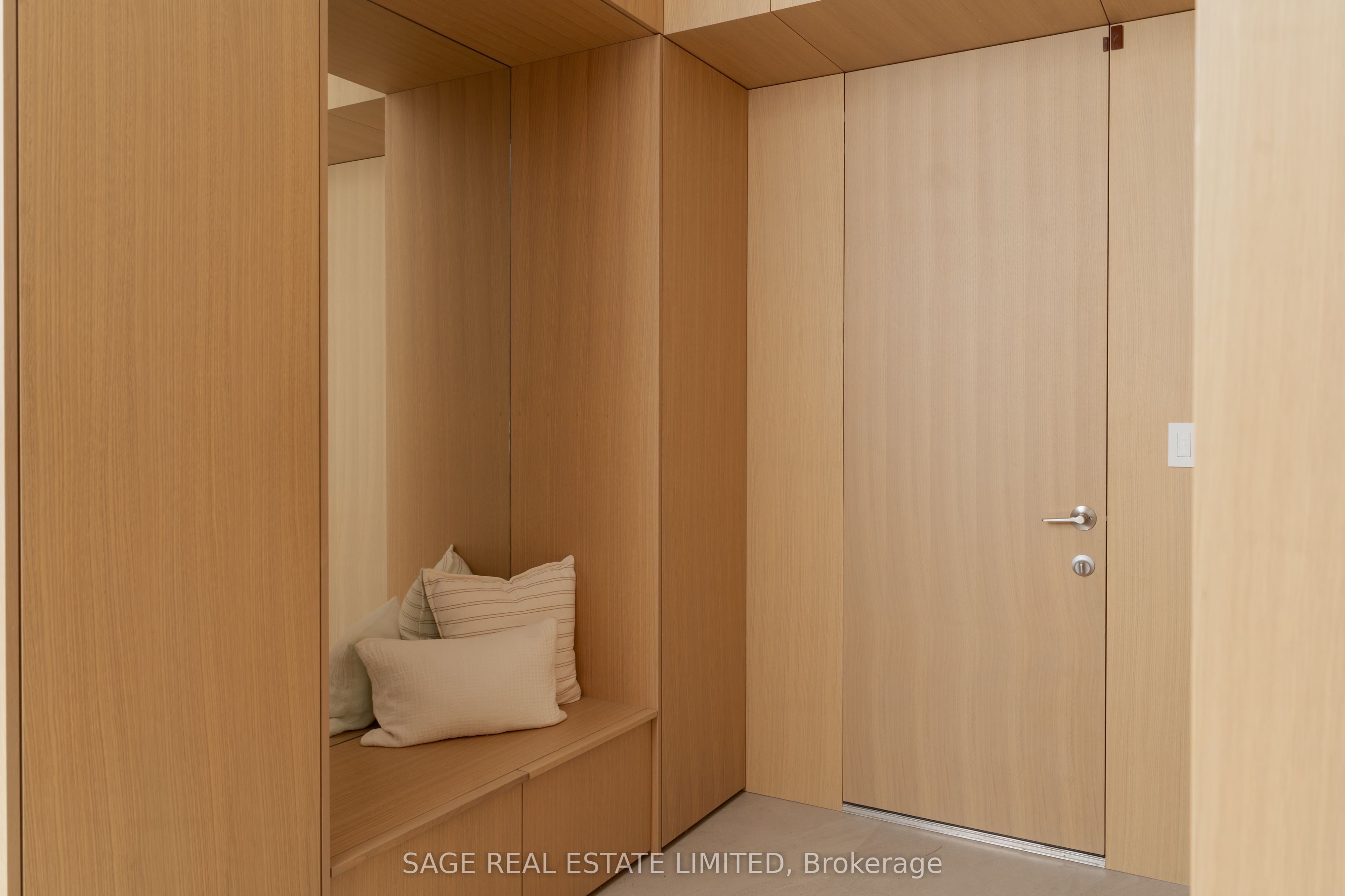 MLS #W12430060 image #7