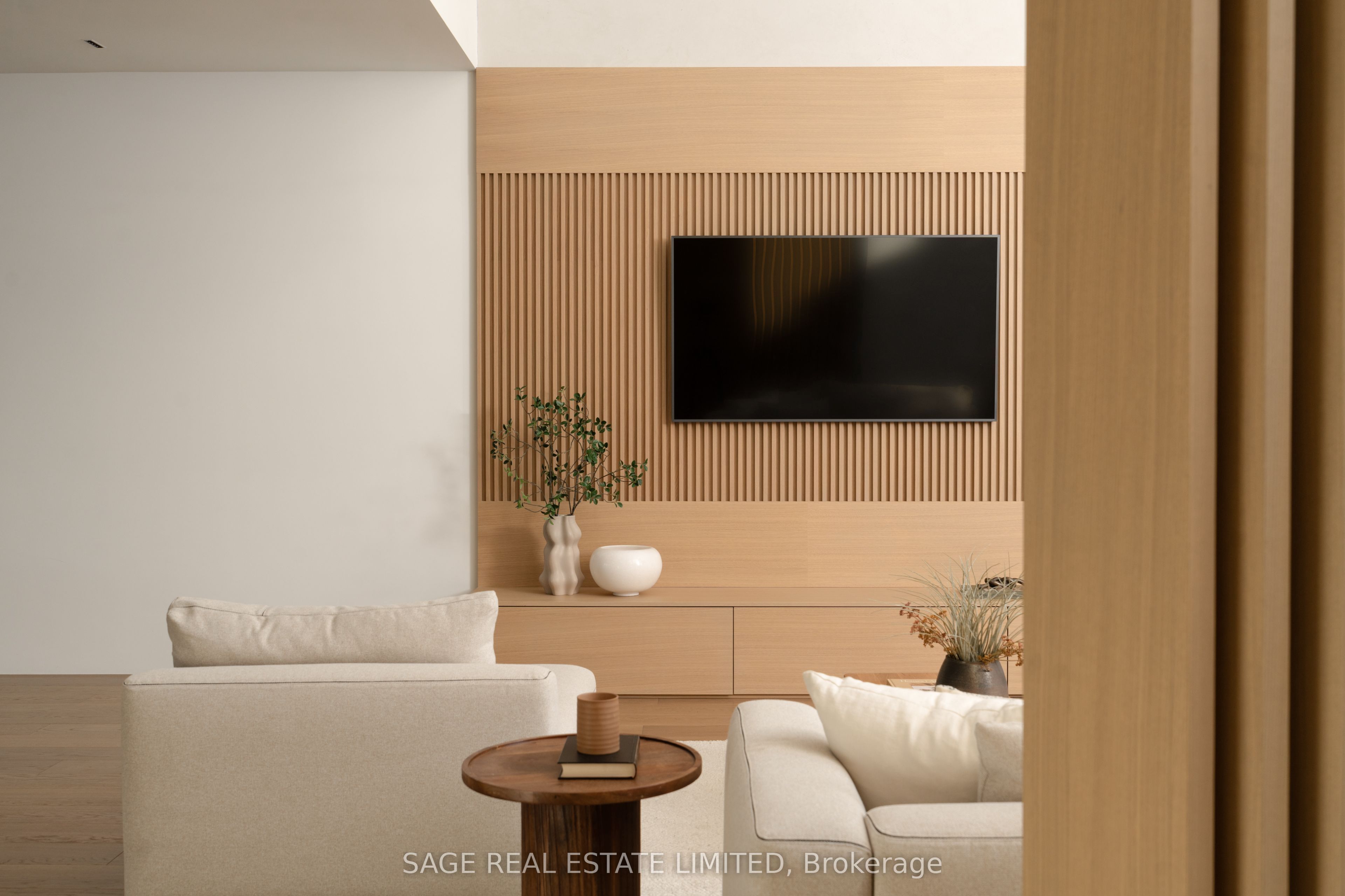 MLS #W12430060 image #9