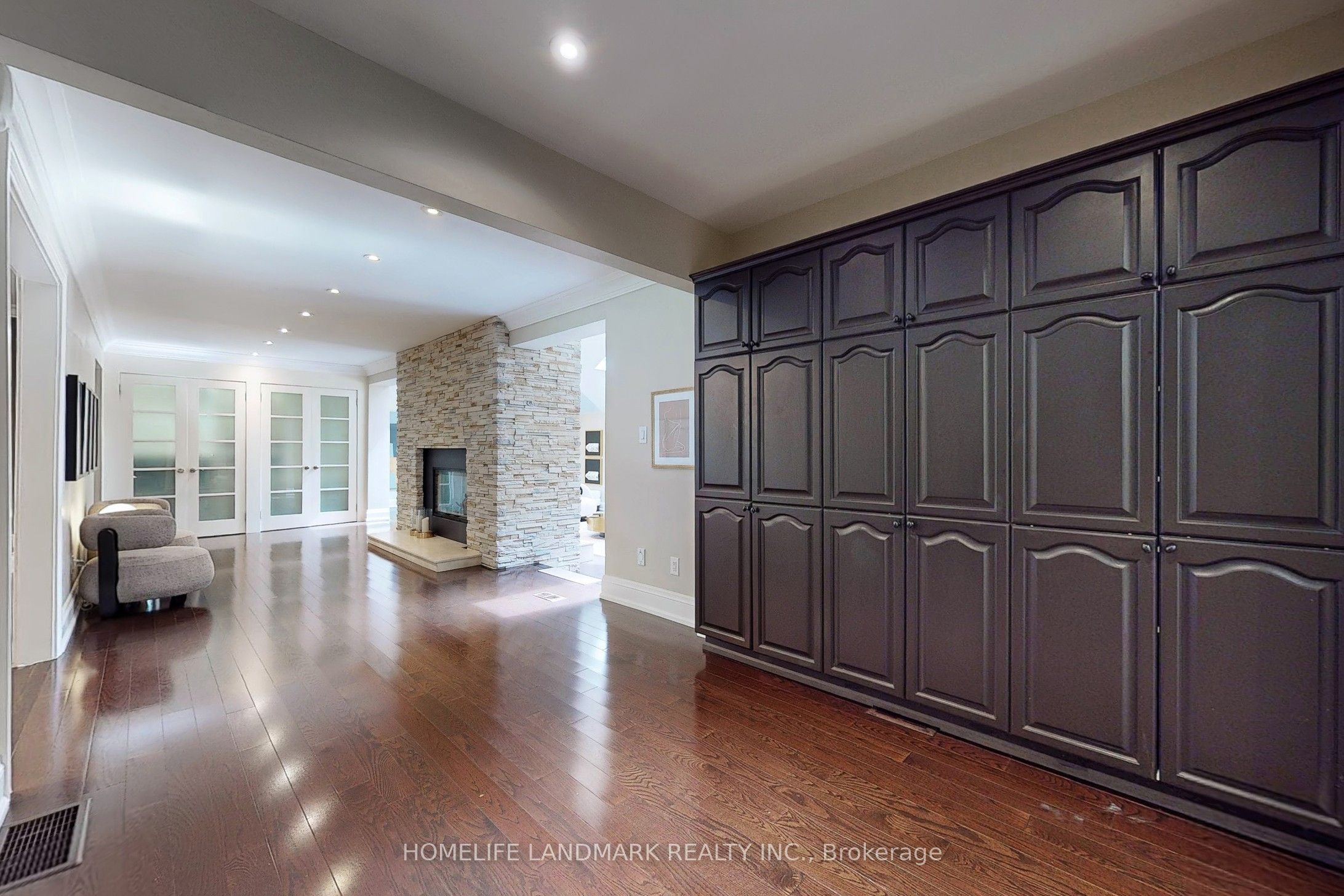 MLS #W12432476 image #6